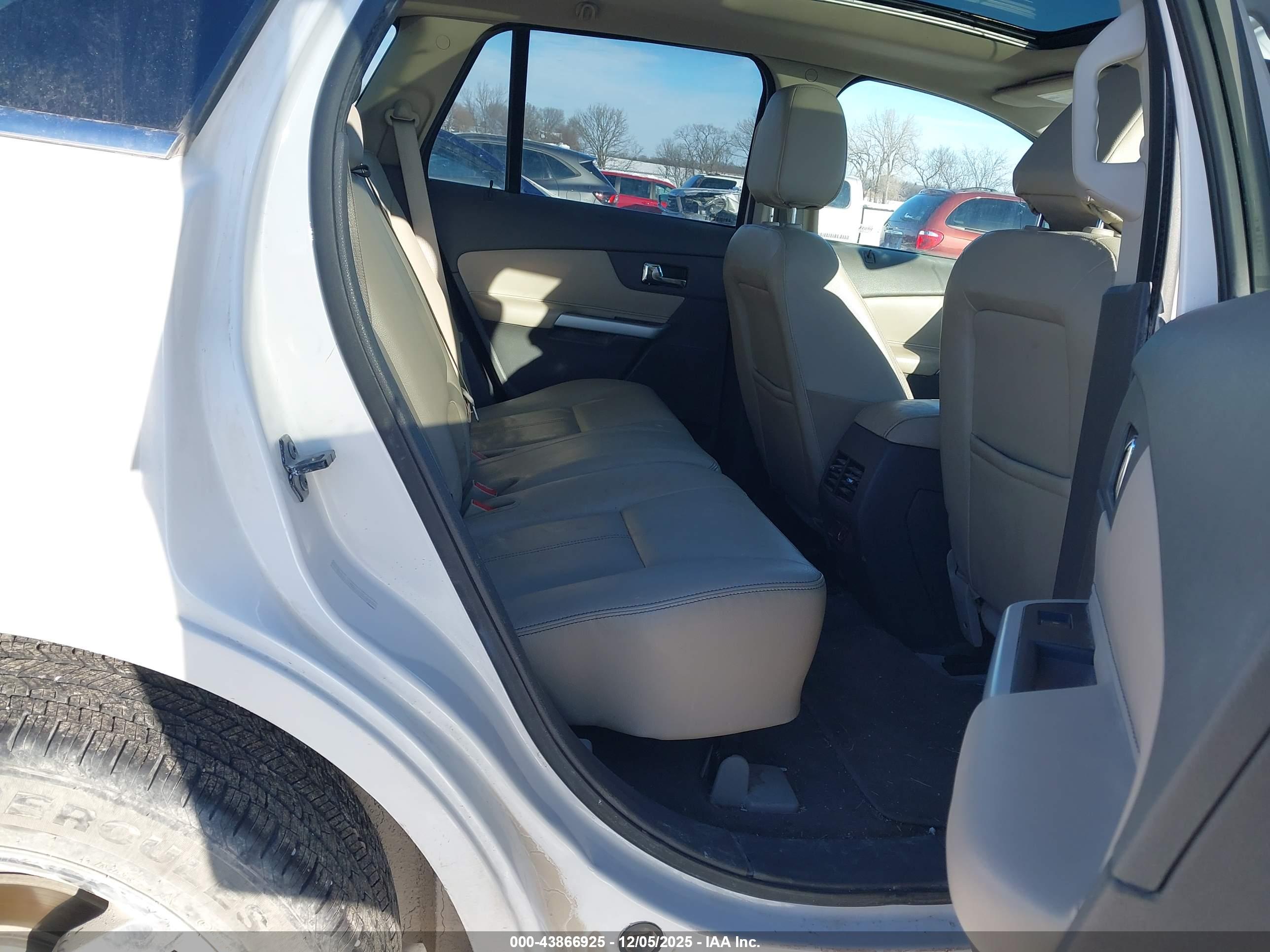 FORD EDGE image 8
