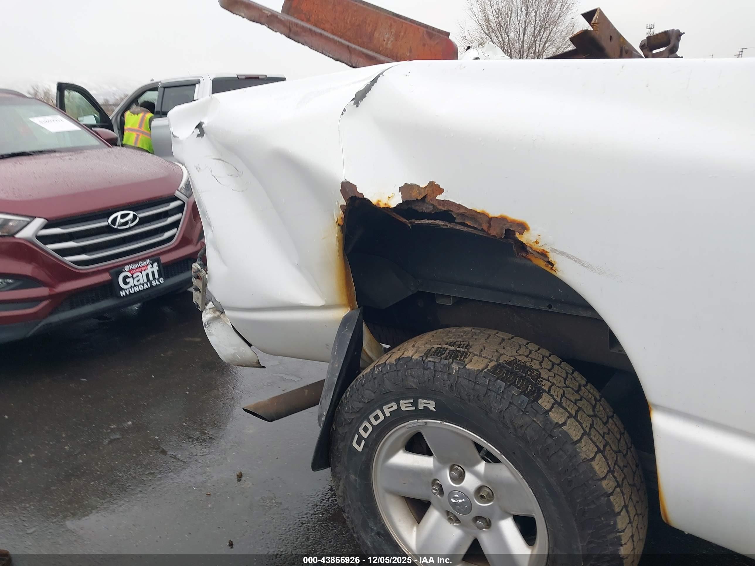 DODGE RAM image 6