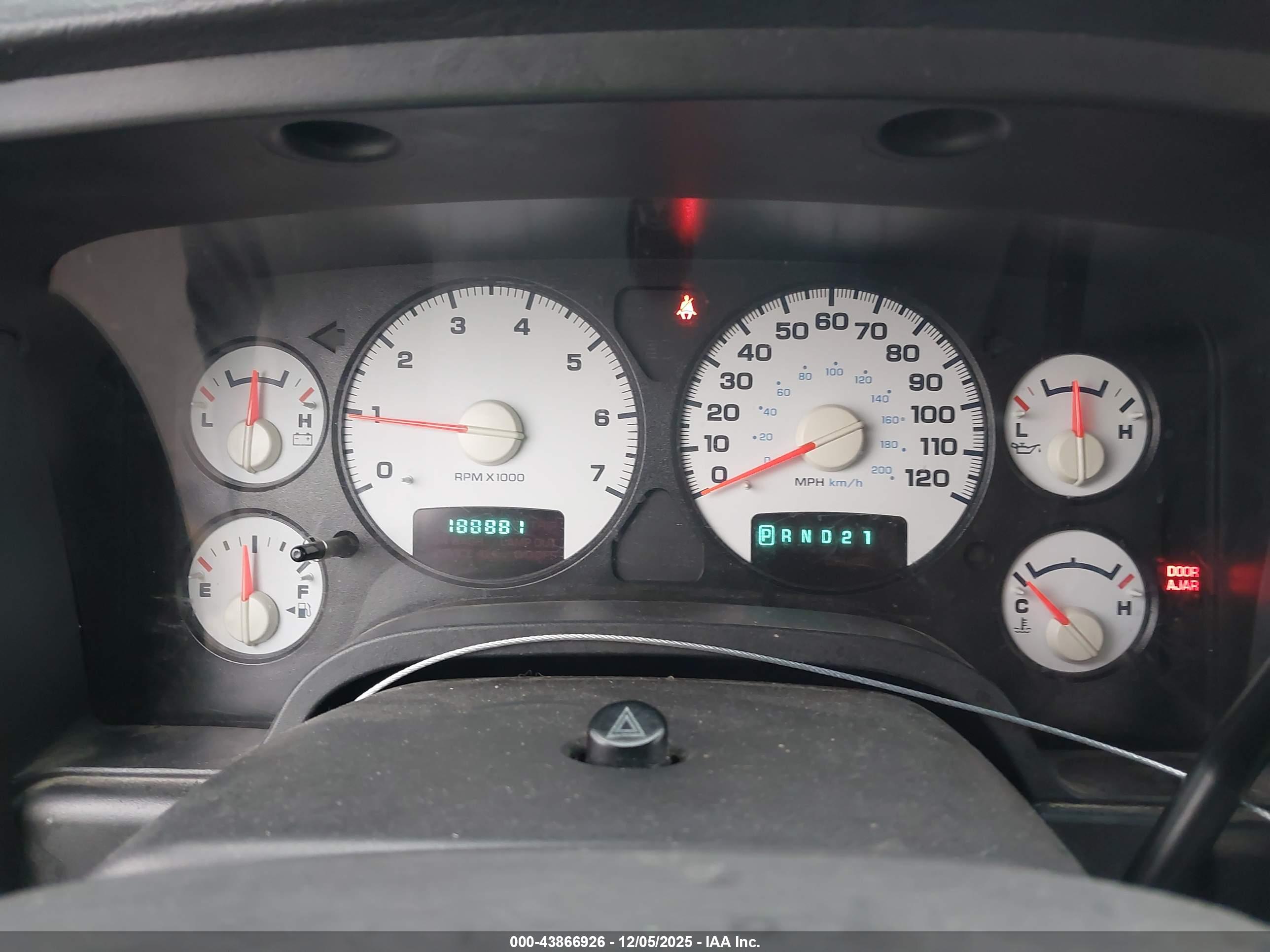 DODGE RAM image 7
