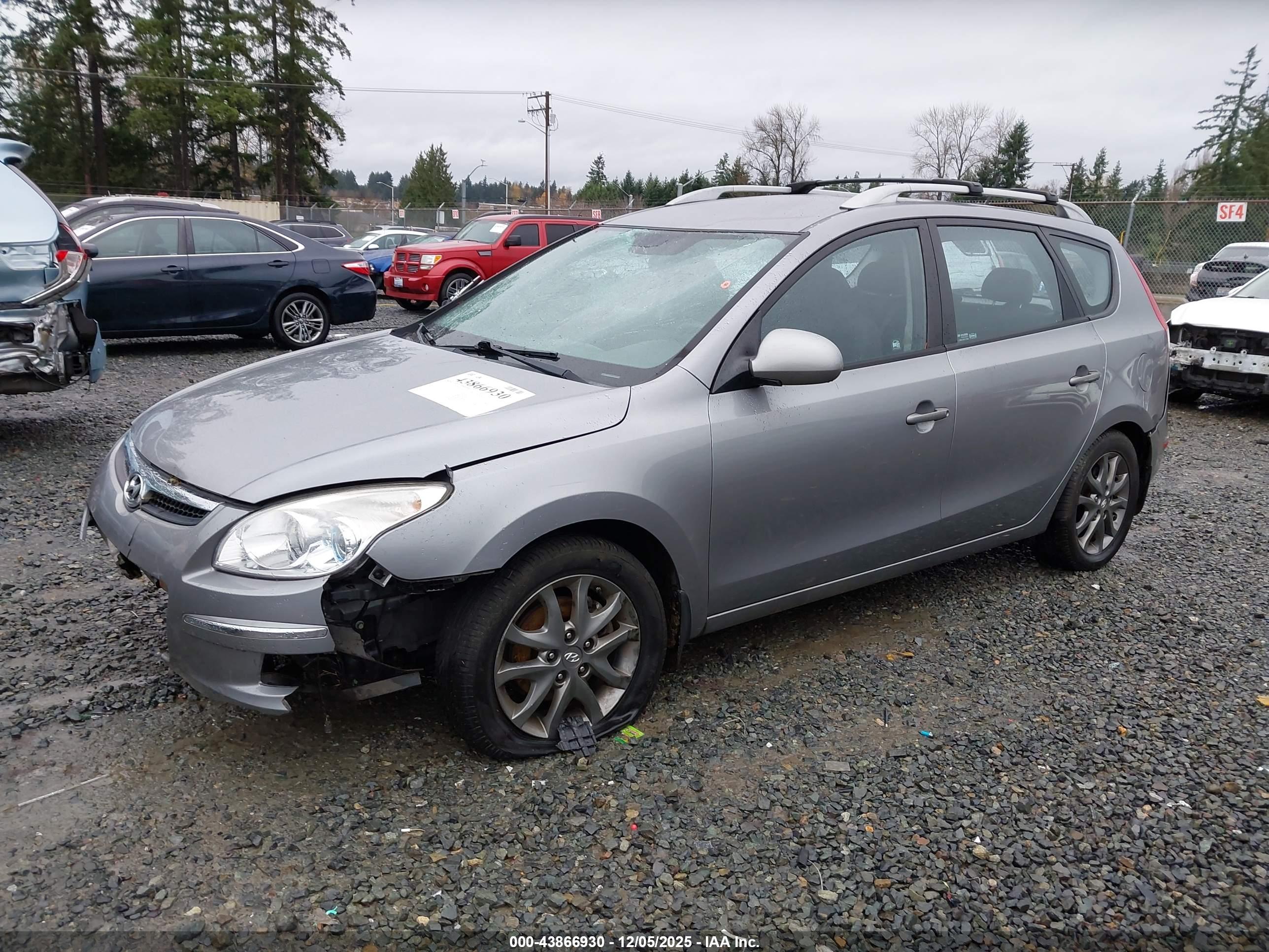 HYUNDAI ELANTRA image 2