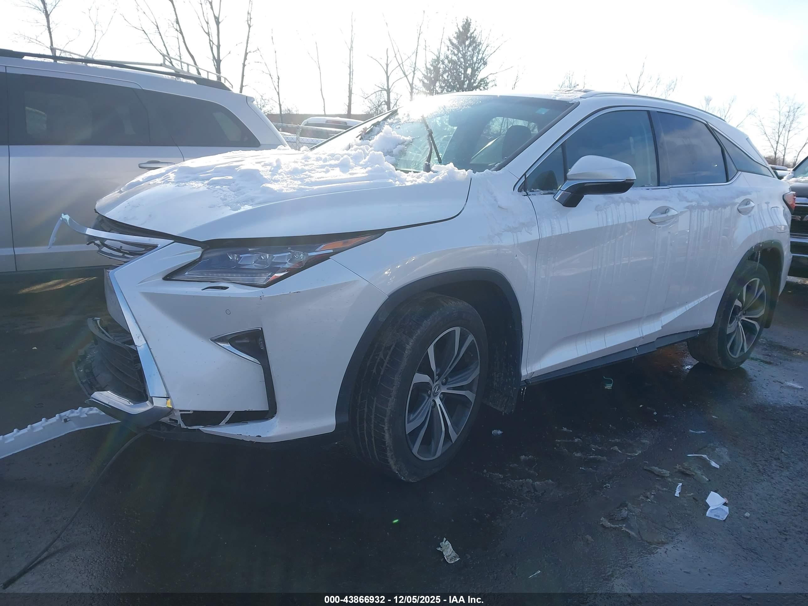 LEXUS RX image 2