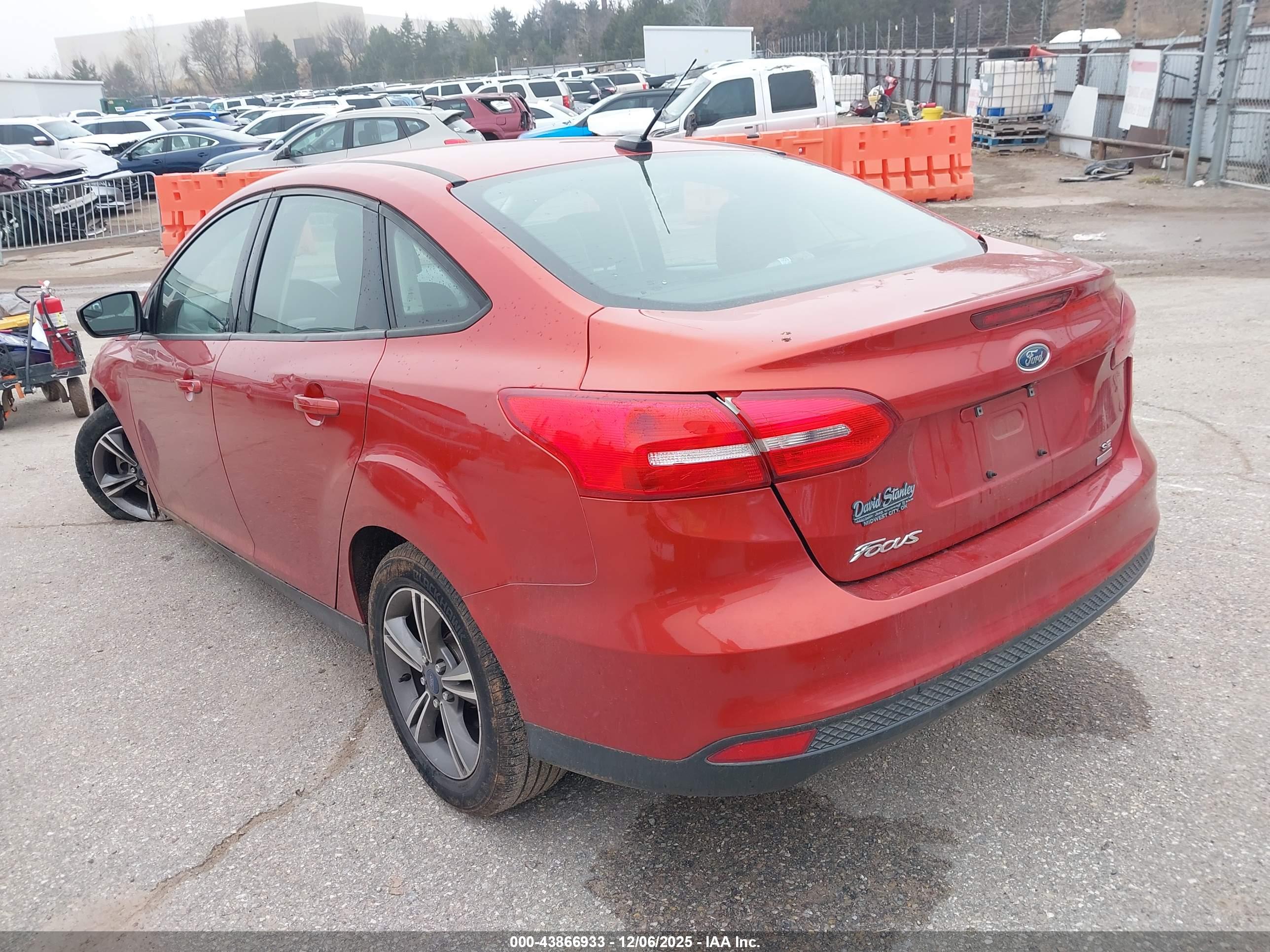 FORD FOCUS image 3