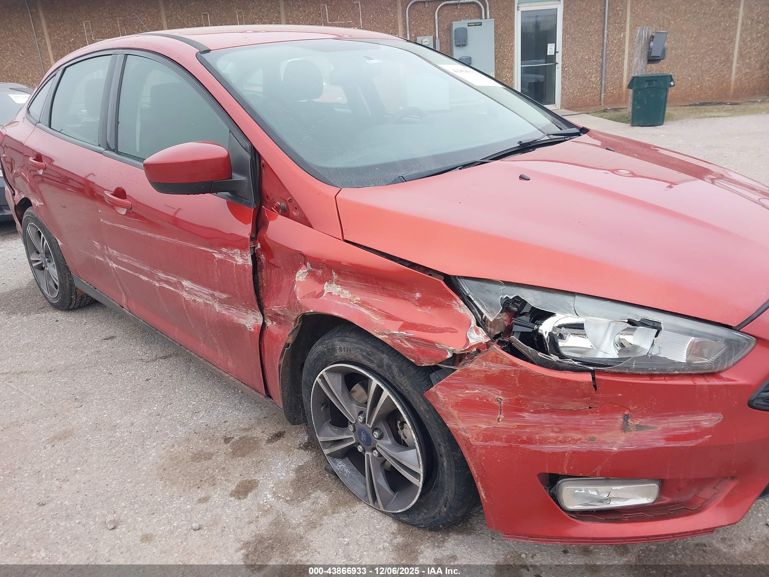 FORD FOCUS image 6