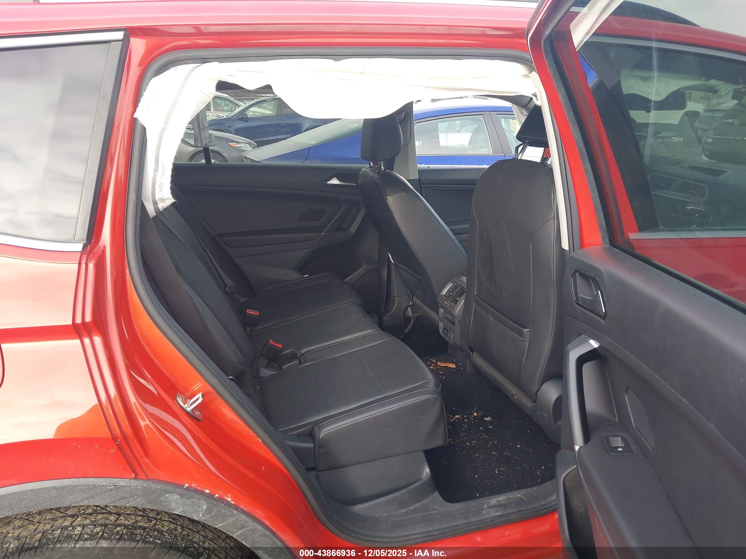 VOLKSWAGEN TIGUAN image 8