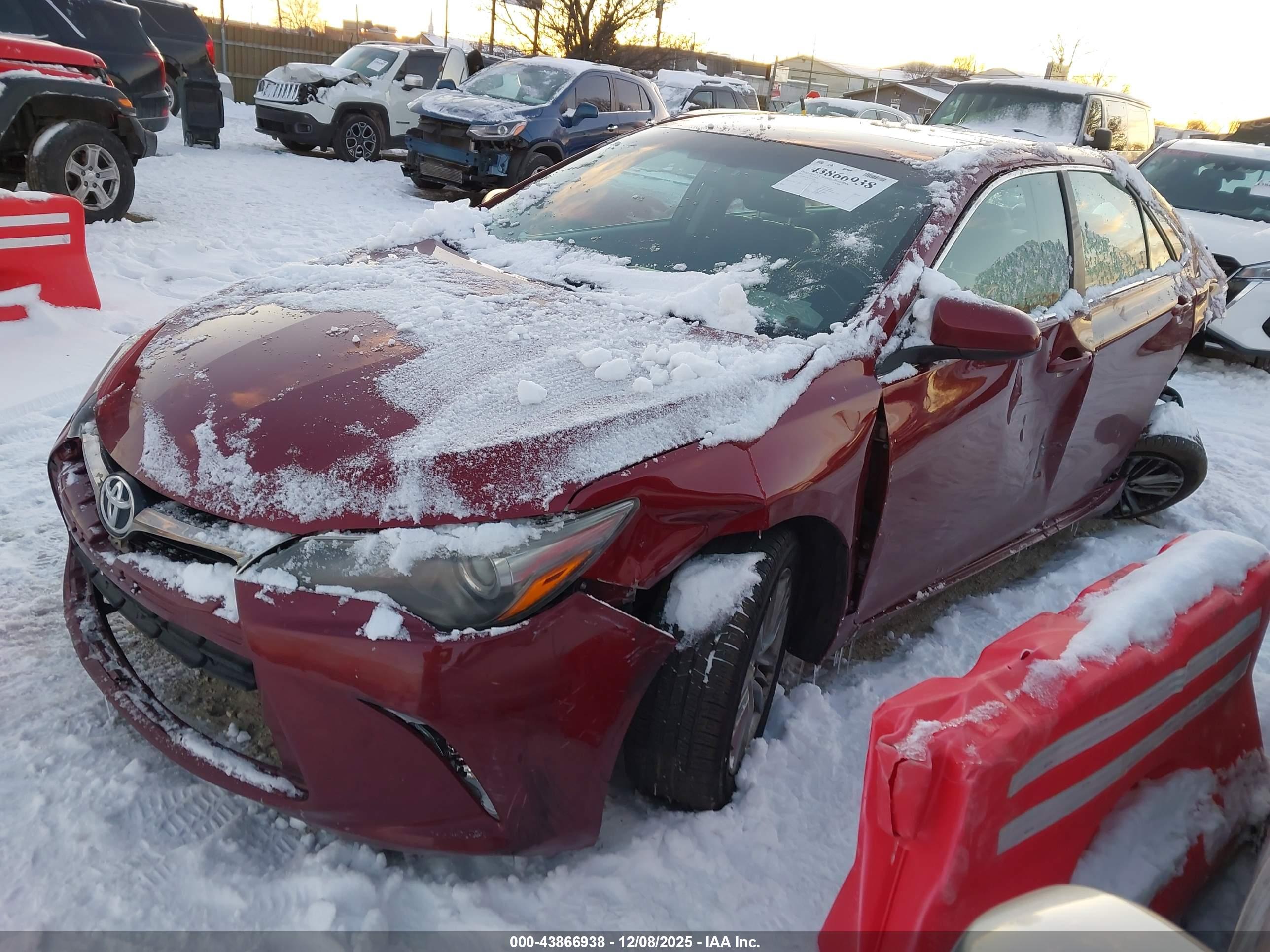 TOYOTA CAMRY image 2