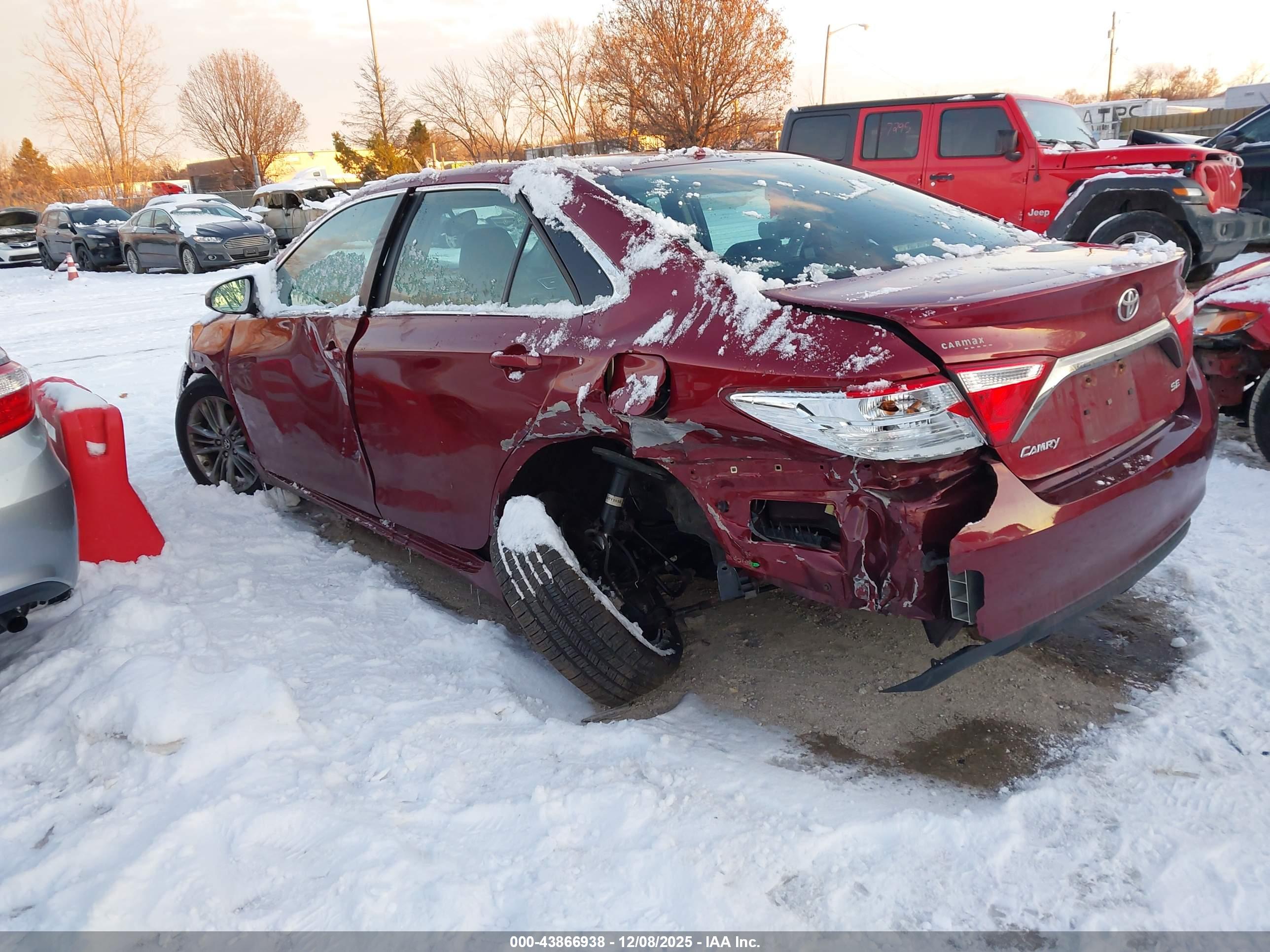 TOYOTA CAMRY image 3