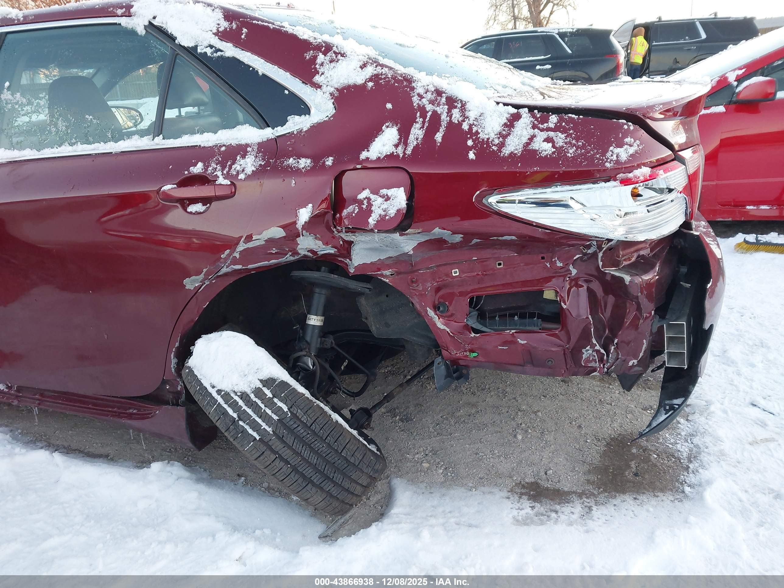 TOYOTA CAMRY image 6