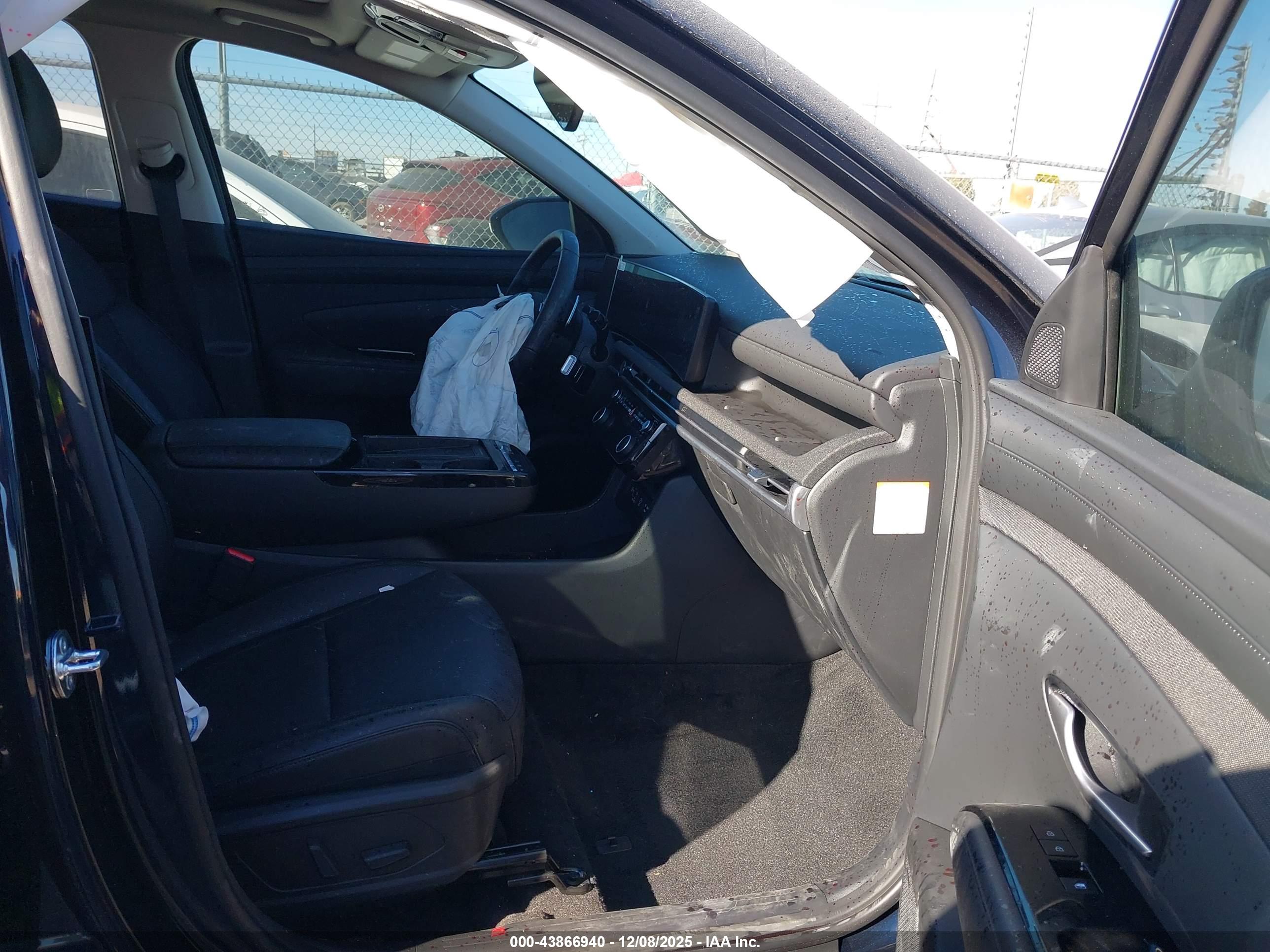 HYUNDAI TUCSON image 5