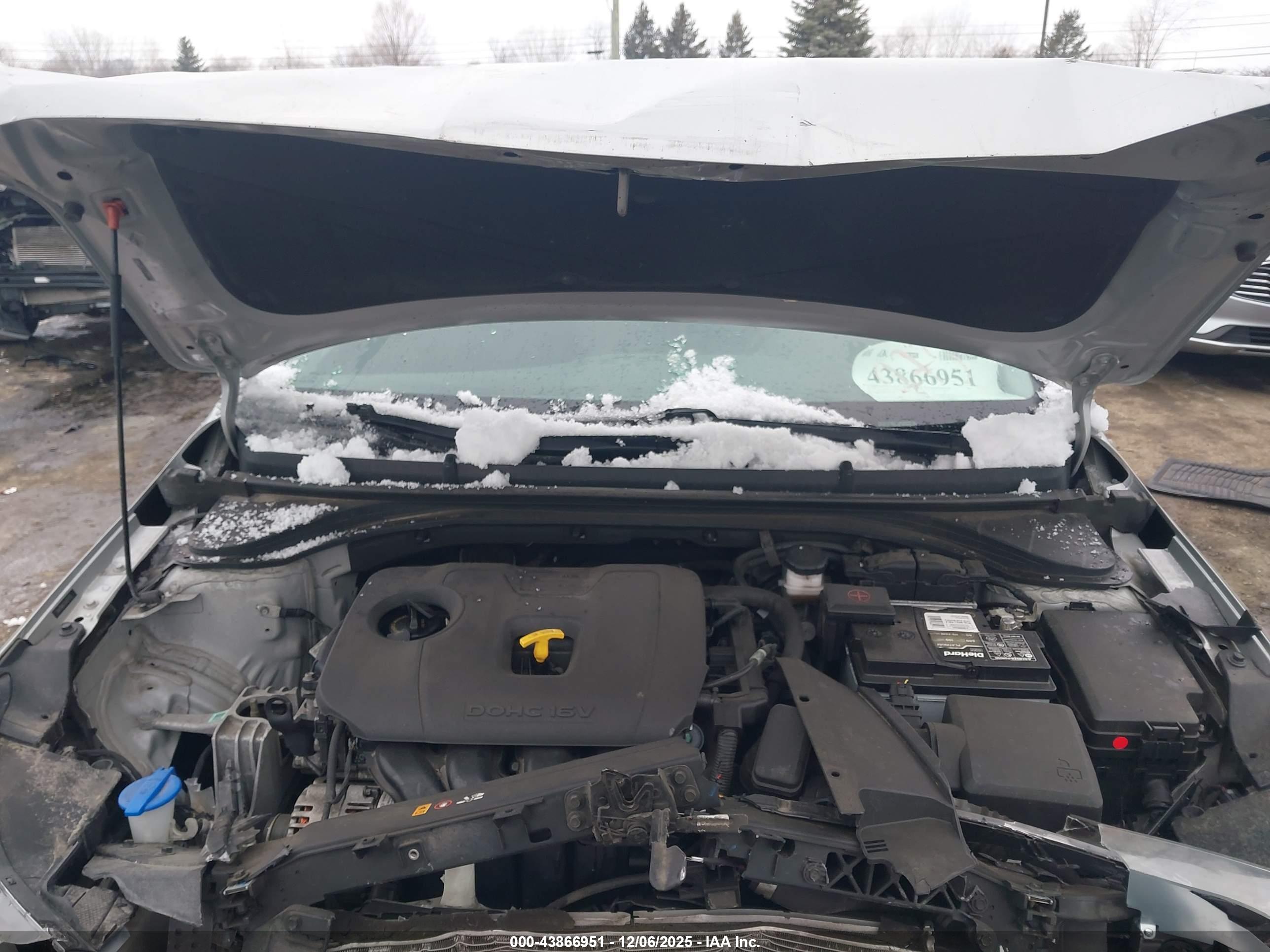 HYUNDAI ELANTRA image 10