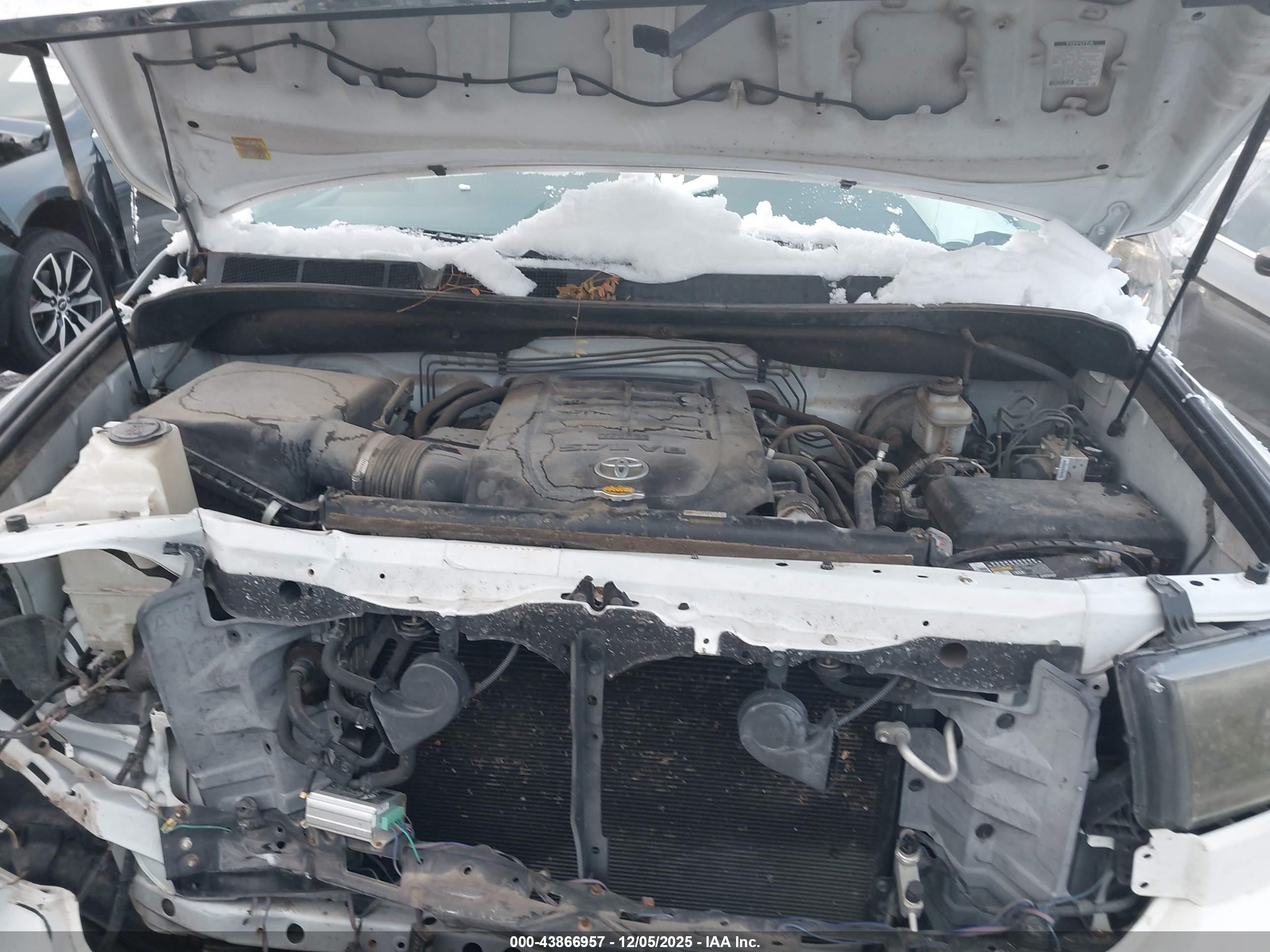 TOYOTA TUNDRA image 10