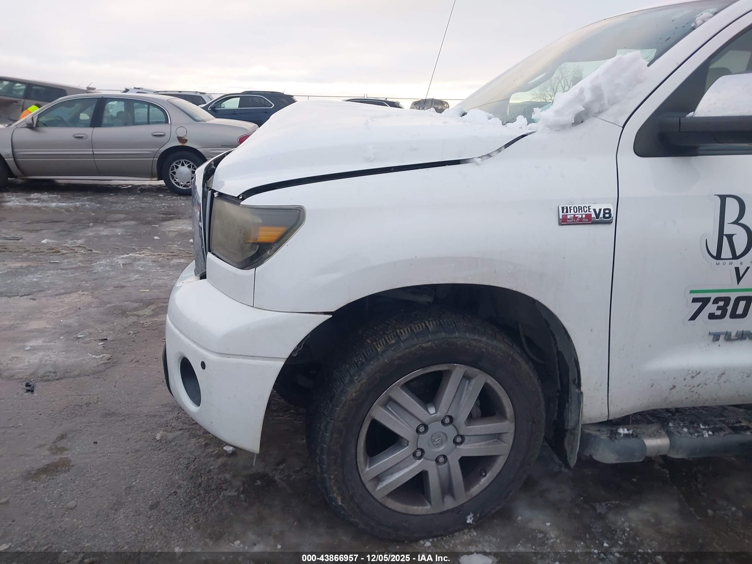TOYOTA TUNDRA image 6