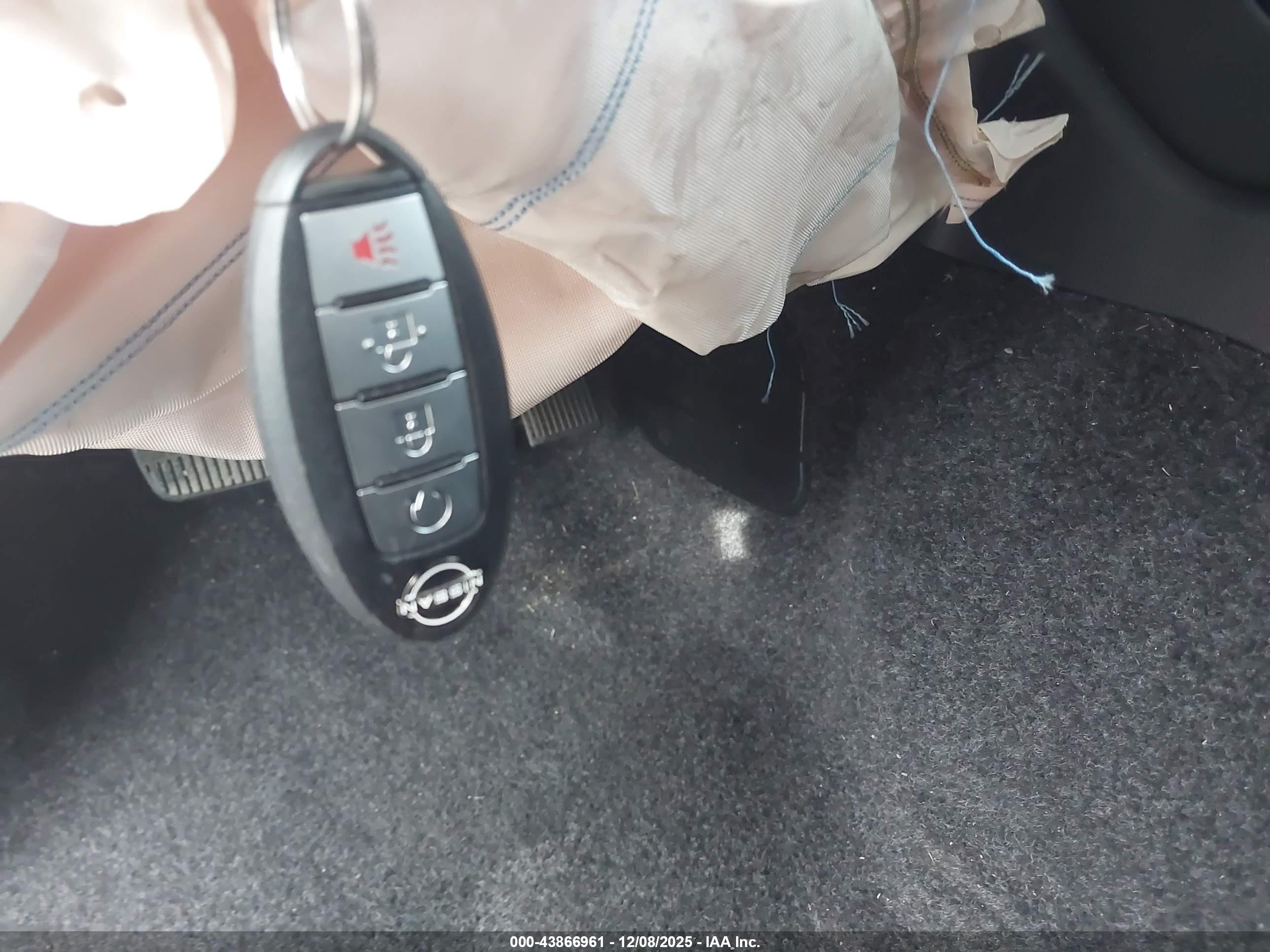 NISSAN FRONTIER image 11