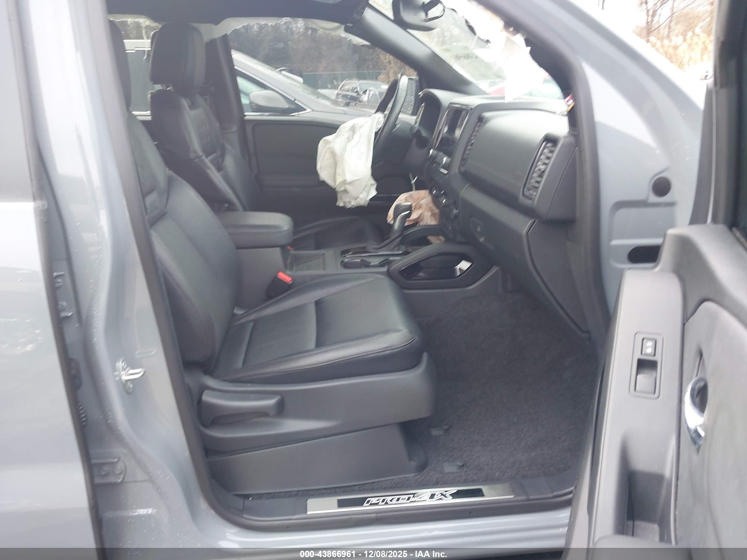 NISSAN FRONTIER image 5