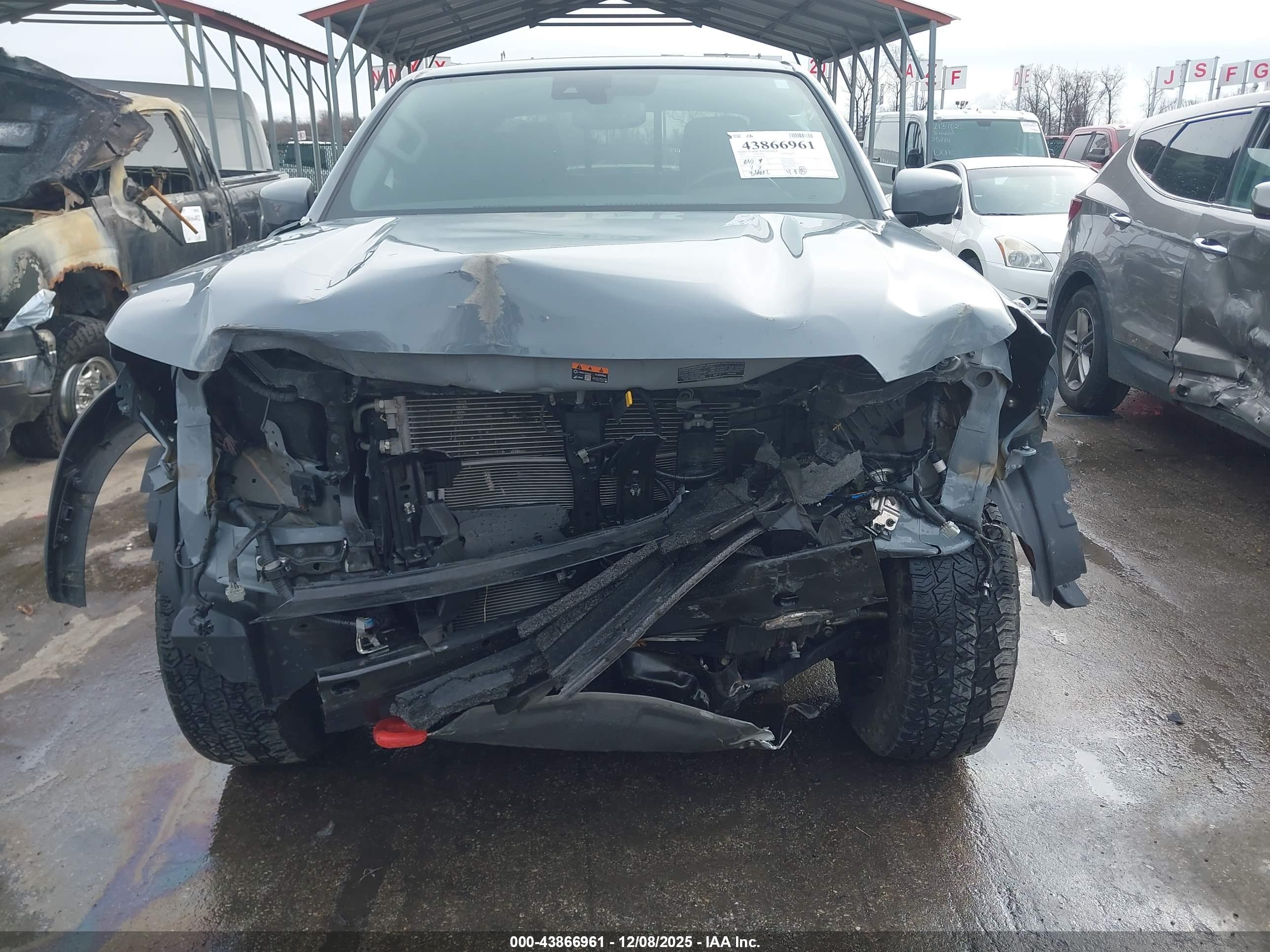 NISSAN FRONTIER image 6