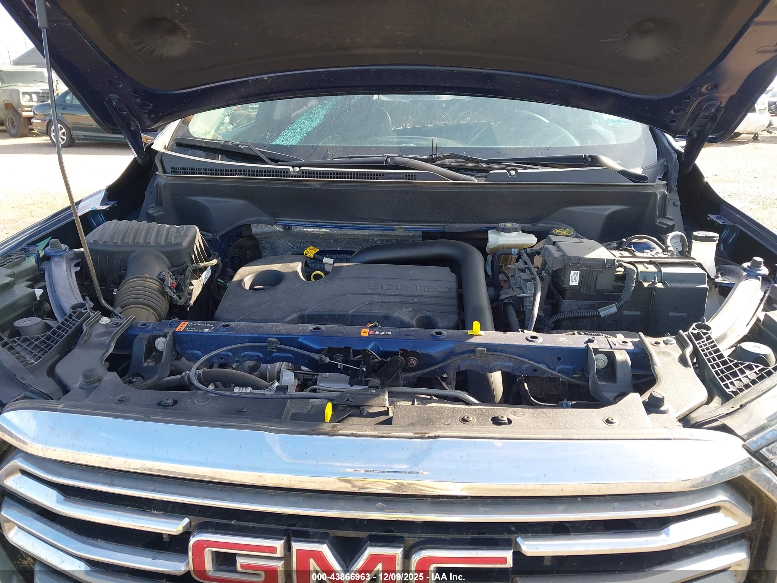 GMC TERRAIN image 10