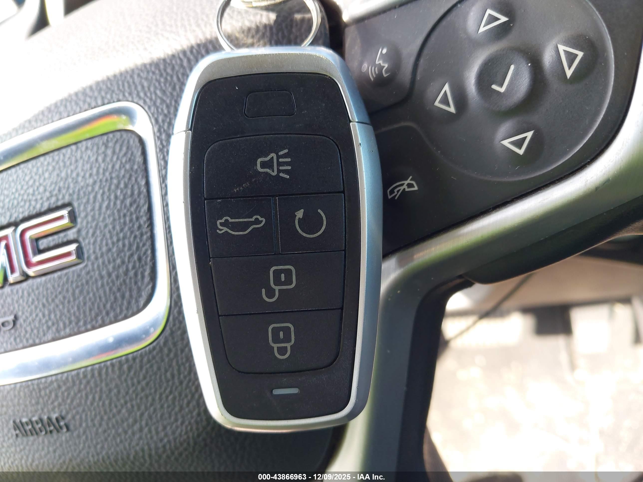 GMC TERRAIN image 11
