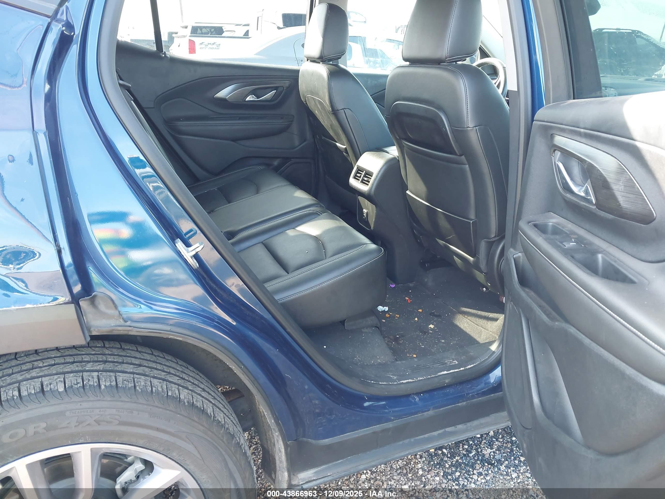 GMC TERRAIN image 8