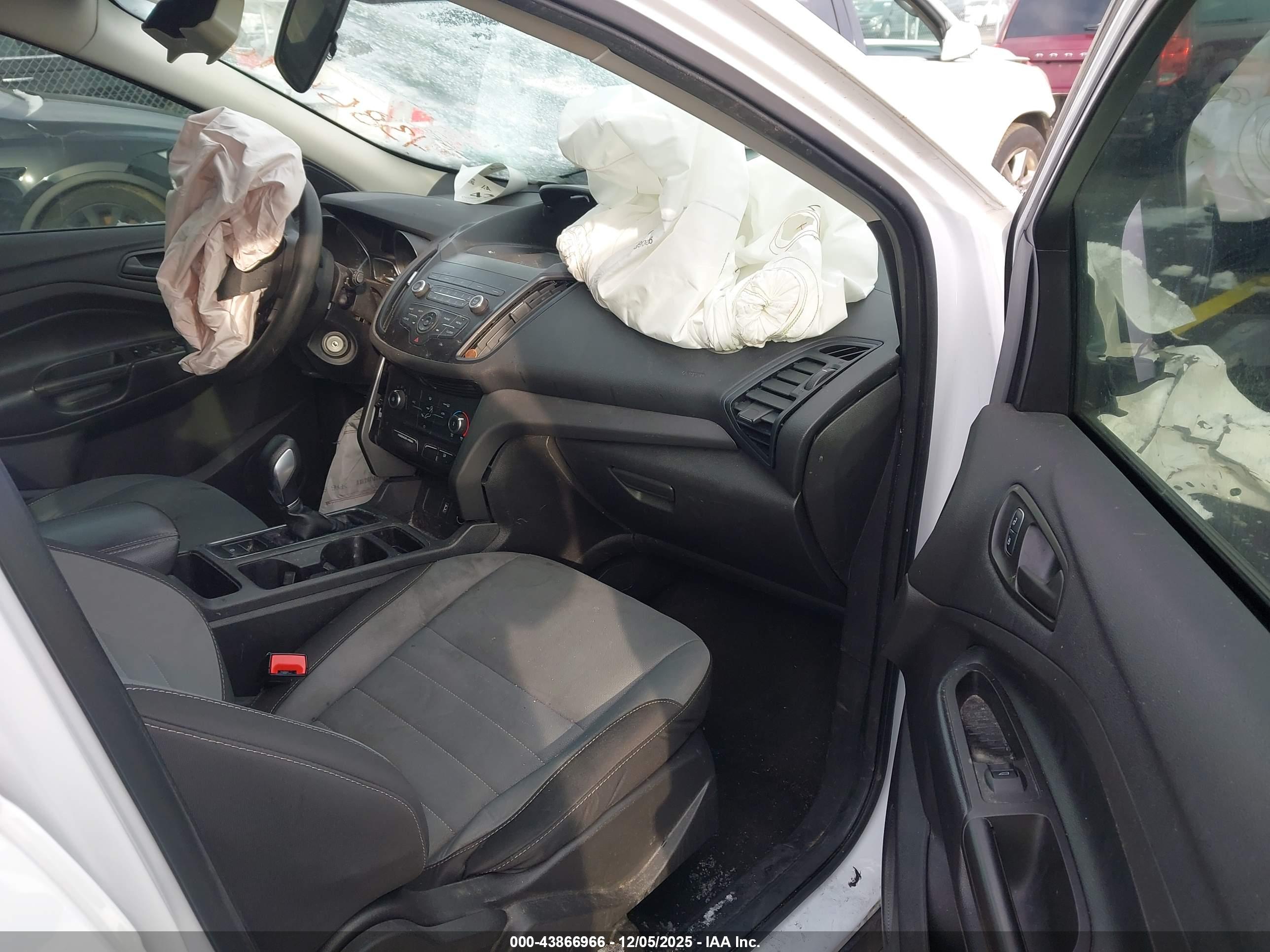 FORD ESCAPE image 5