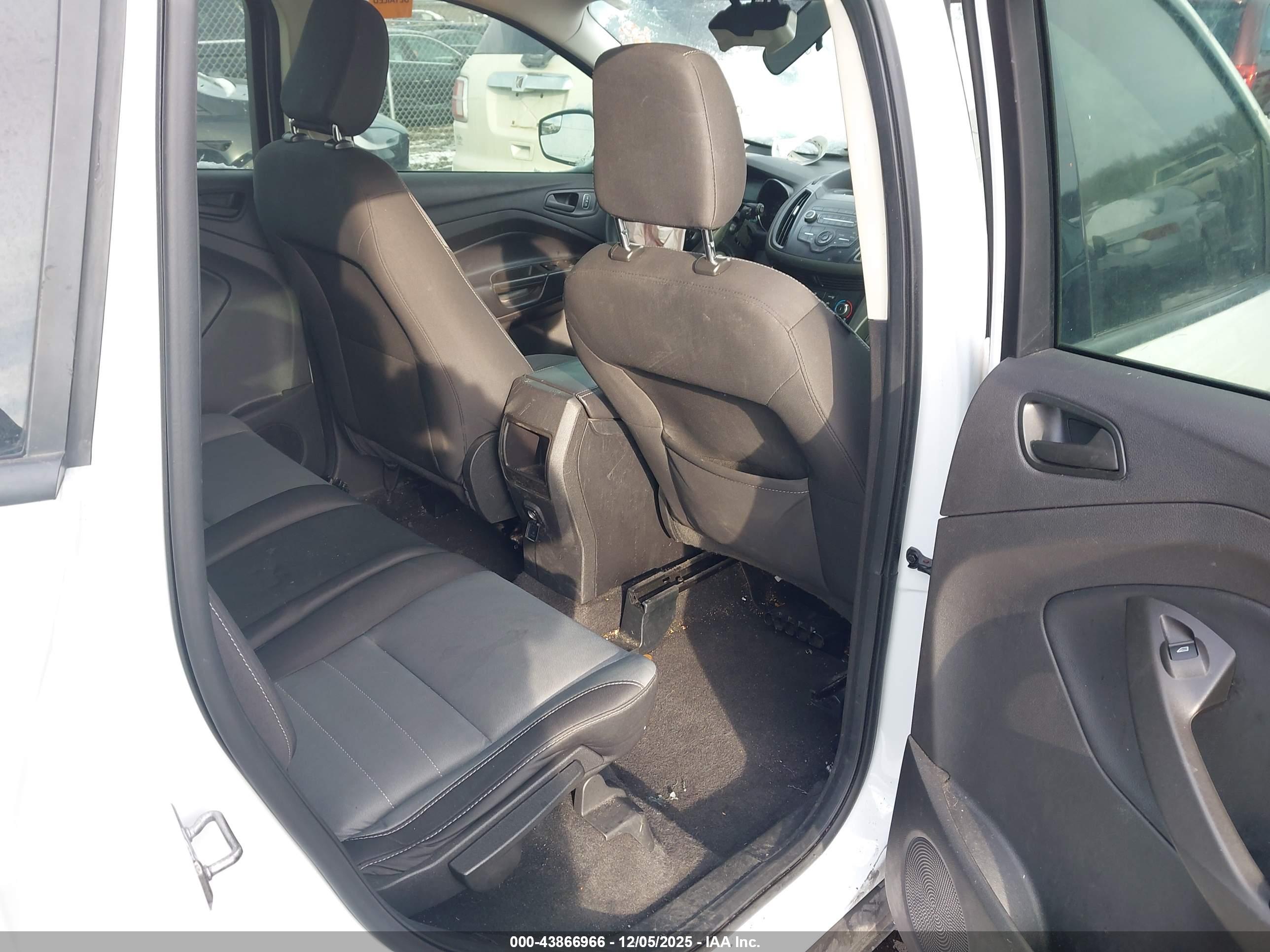 FORD ESCAPE image 8