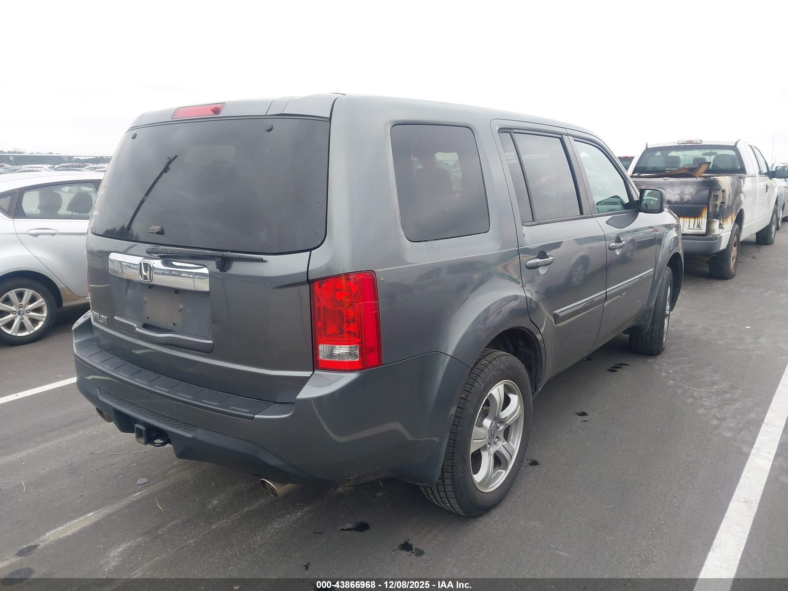 HONDA PILOT image 4