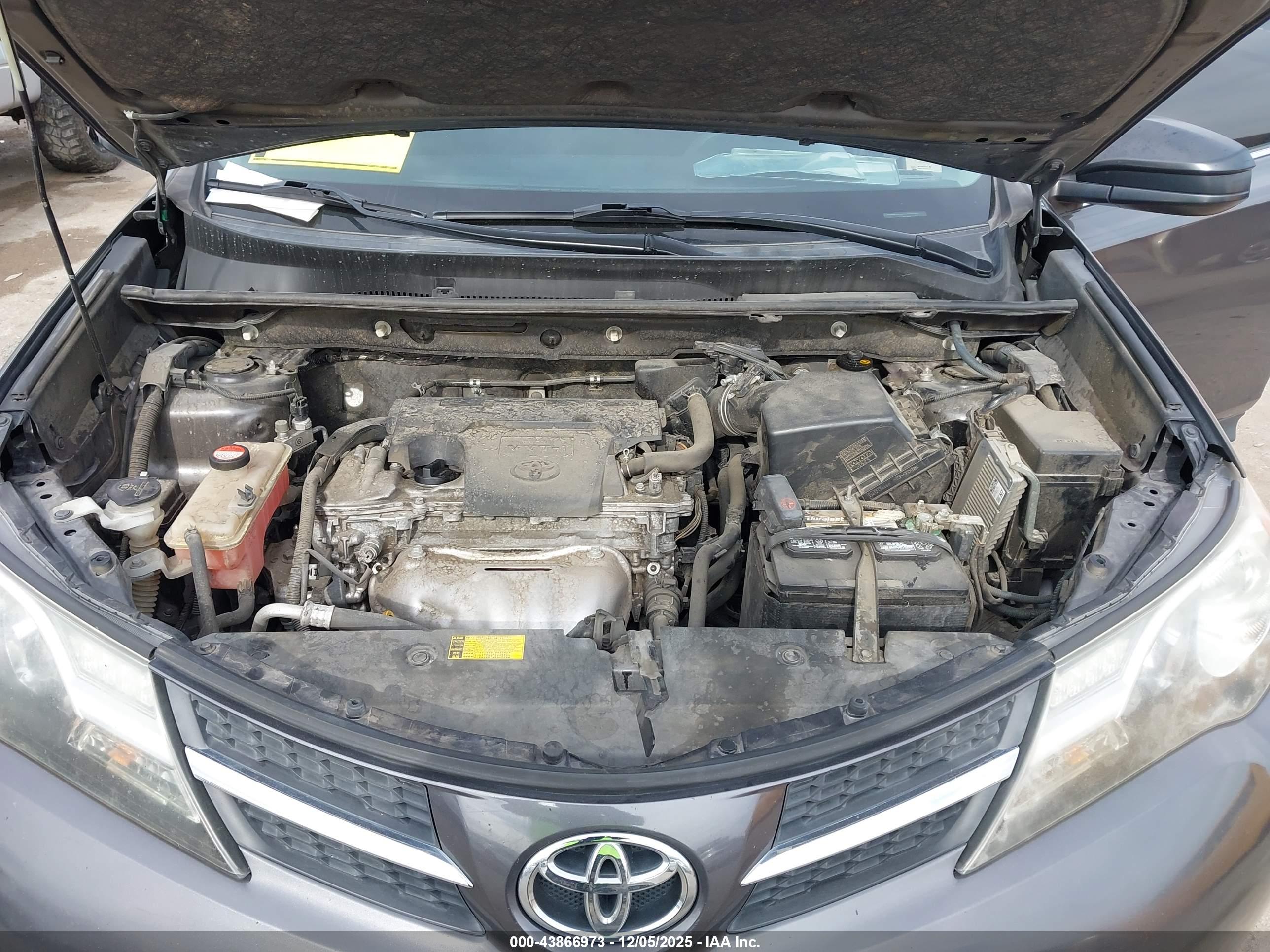 TOYOTA RAV4 image 10
