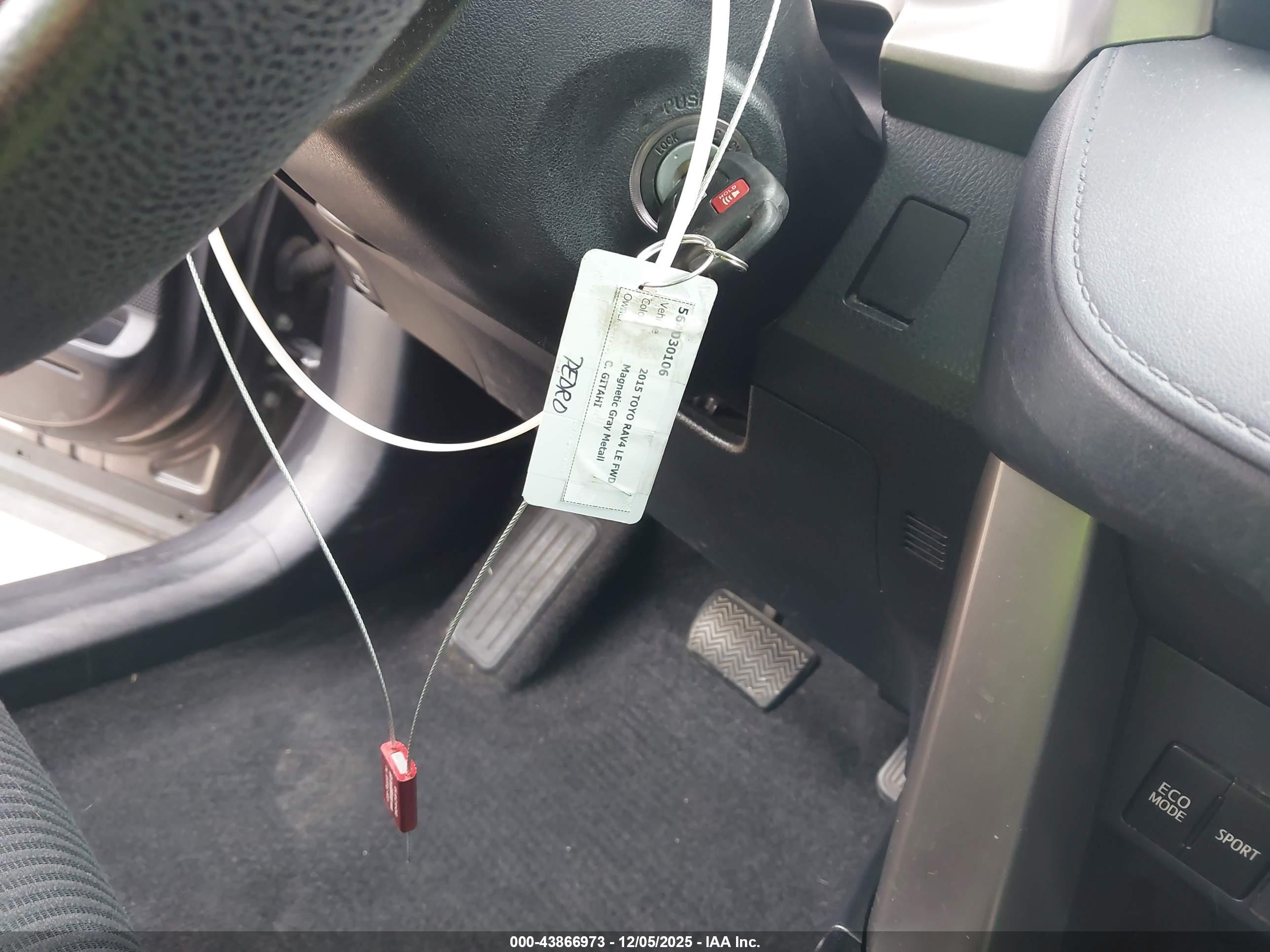 TOYOTA RAV4 image 11
