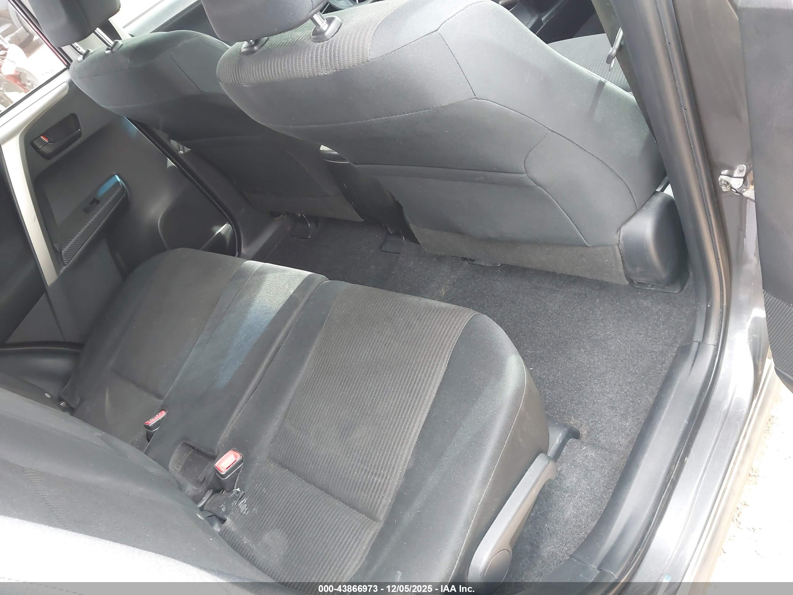 TOYOTA RAV4 image 8
