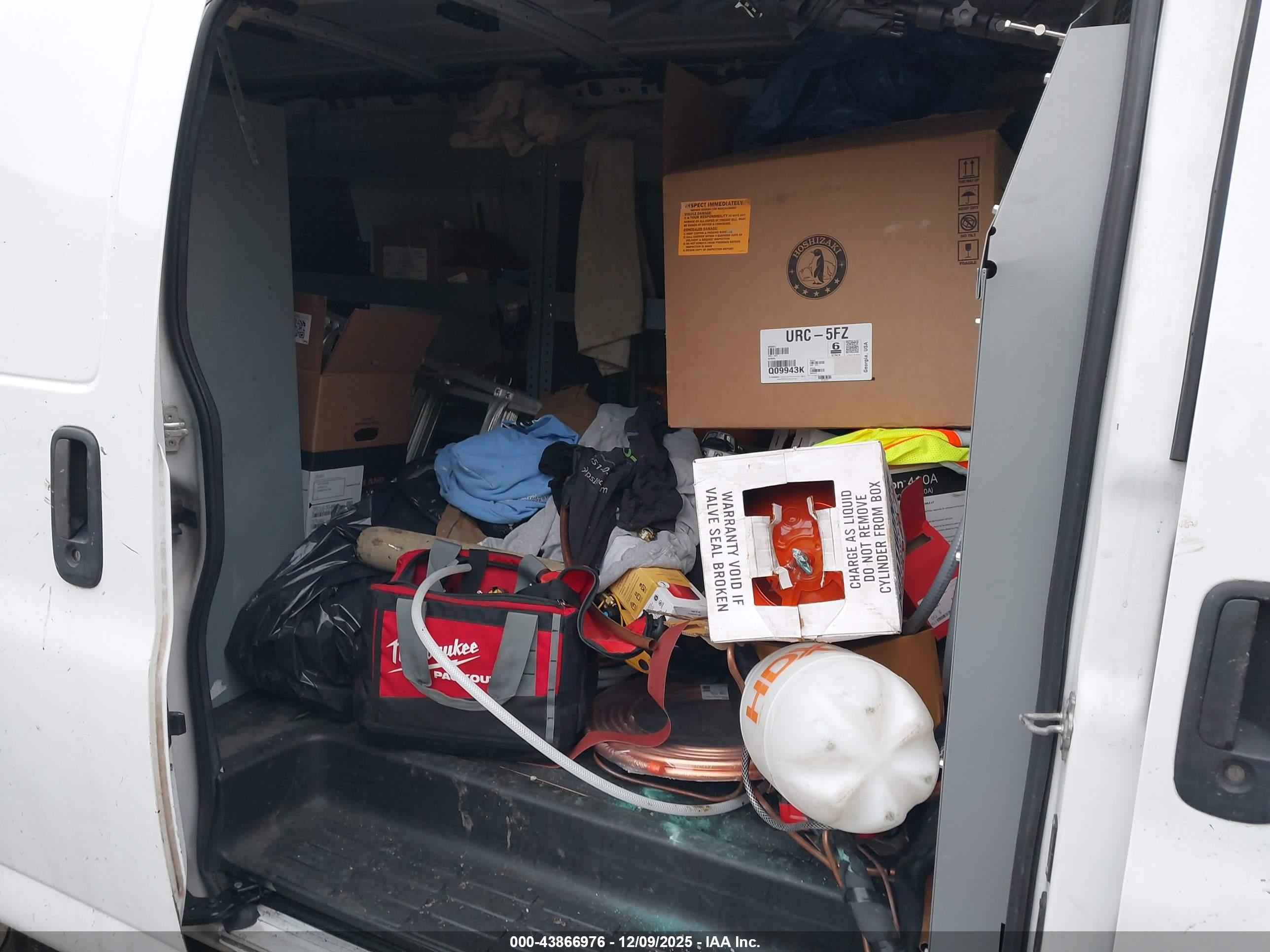 CHEVROLET EXPRESS image 8