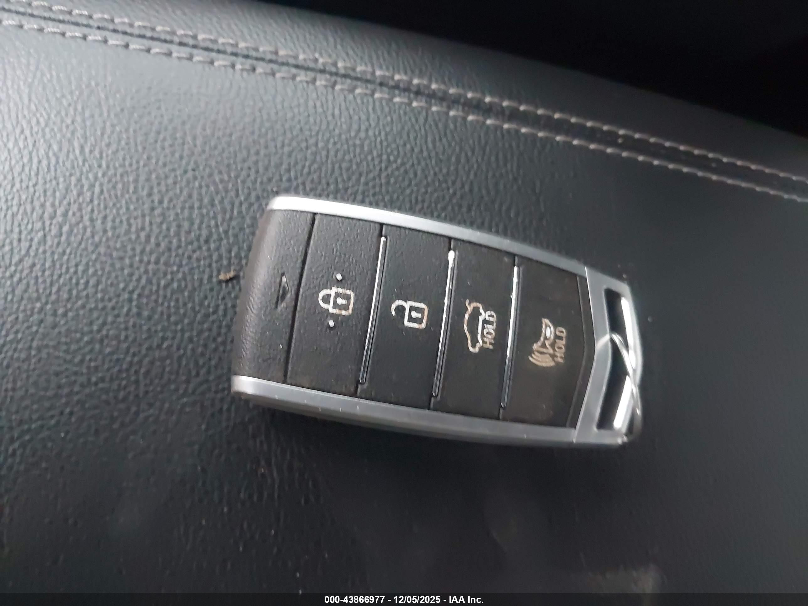 GENESIS G70 image 11