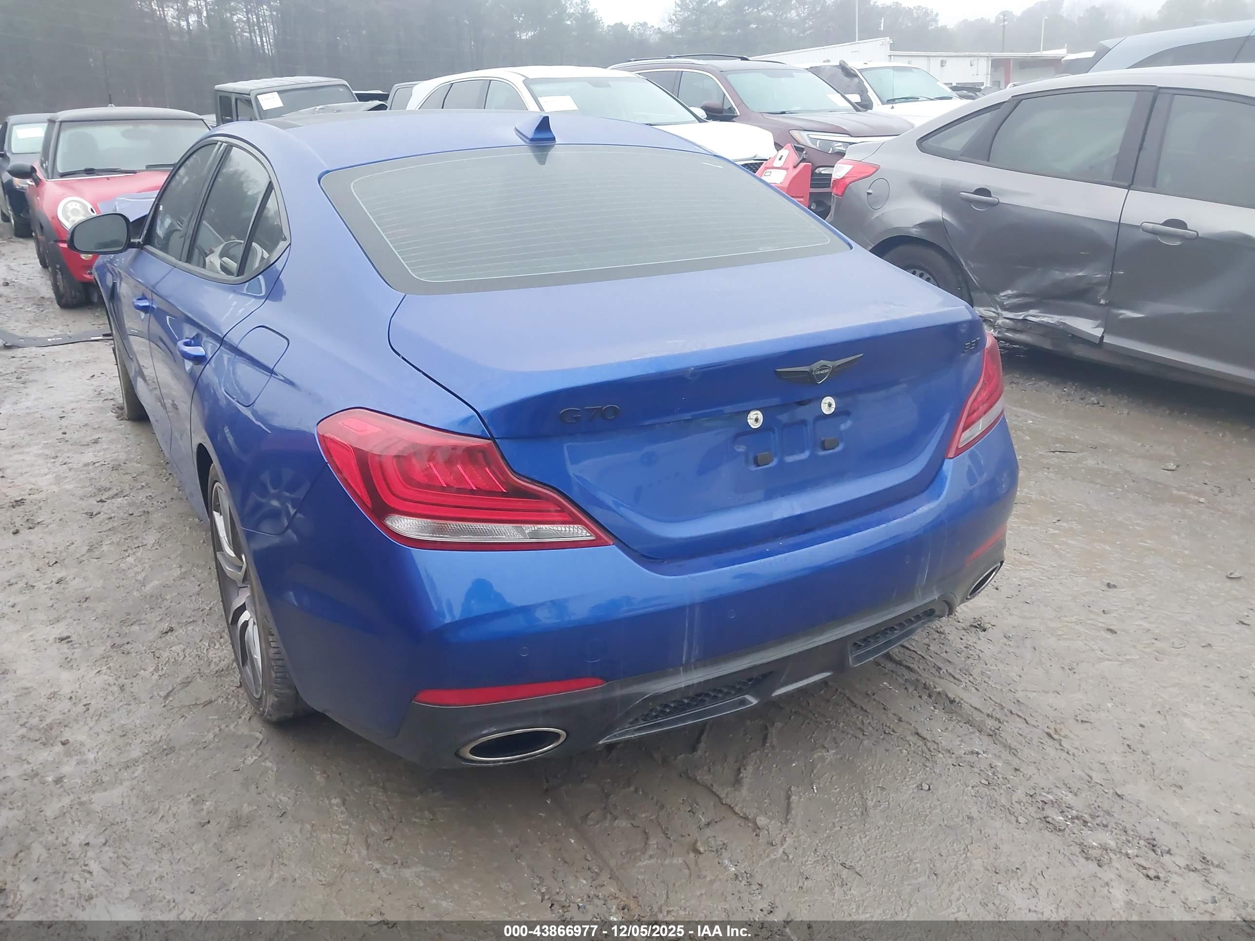 GENESIS G70 image 3