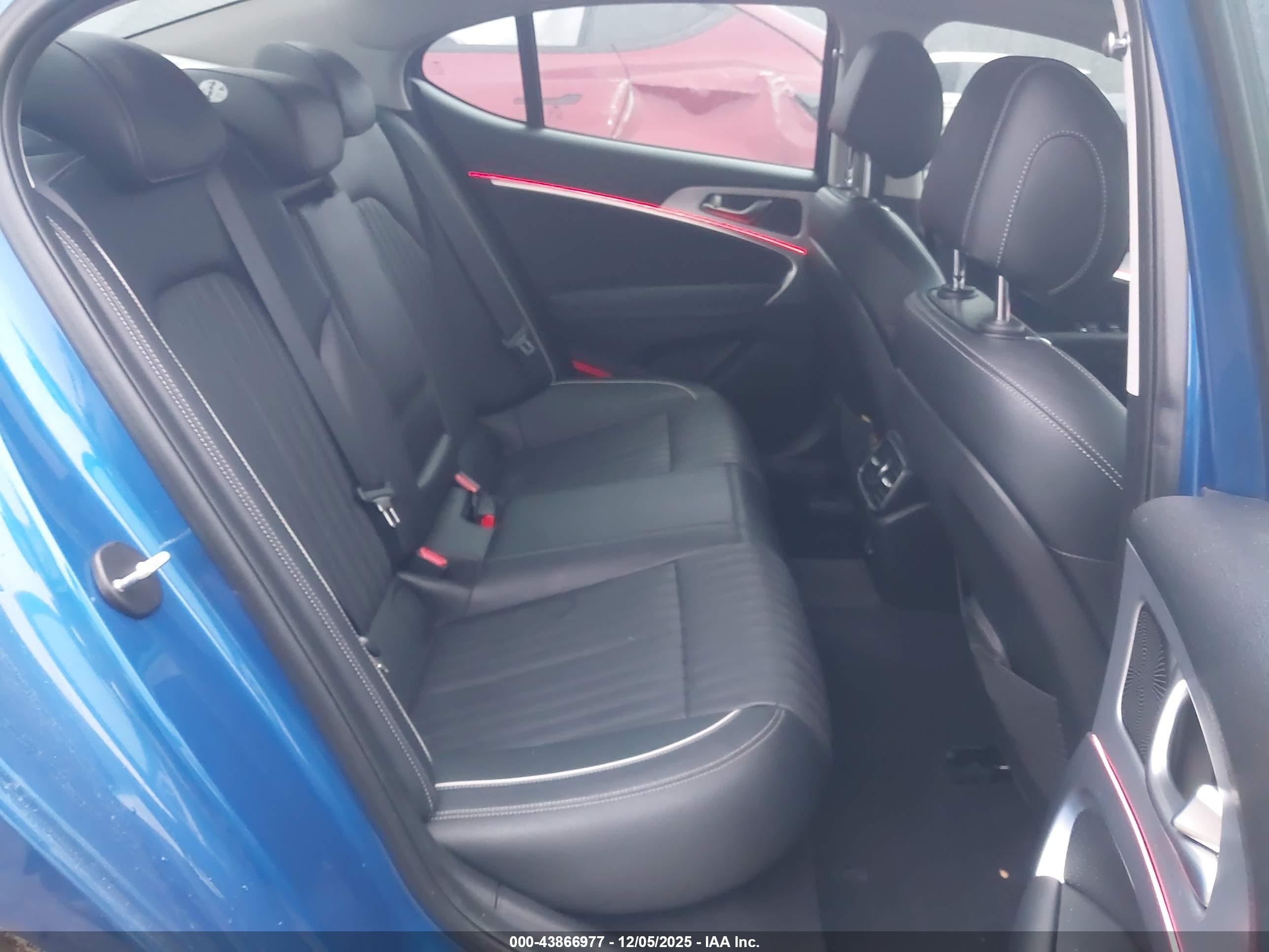 GENESIS G70 image 8