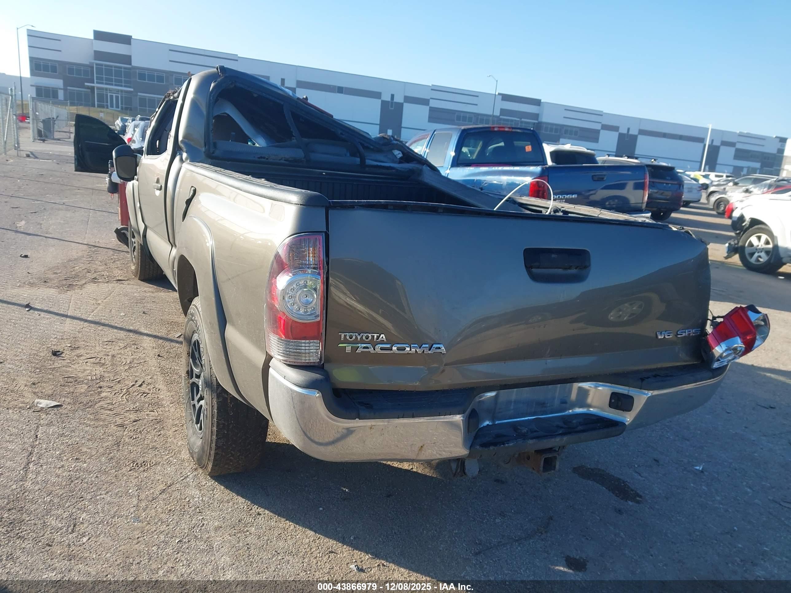 TOYOTA TACOMA image 3