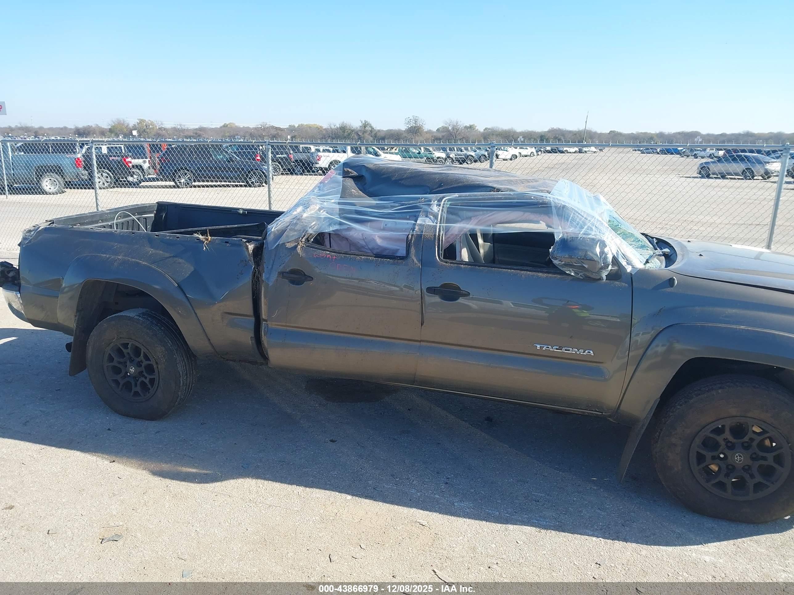 TOYOTA TACOMA image 6