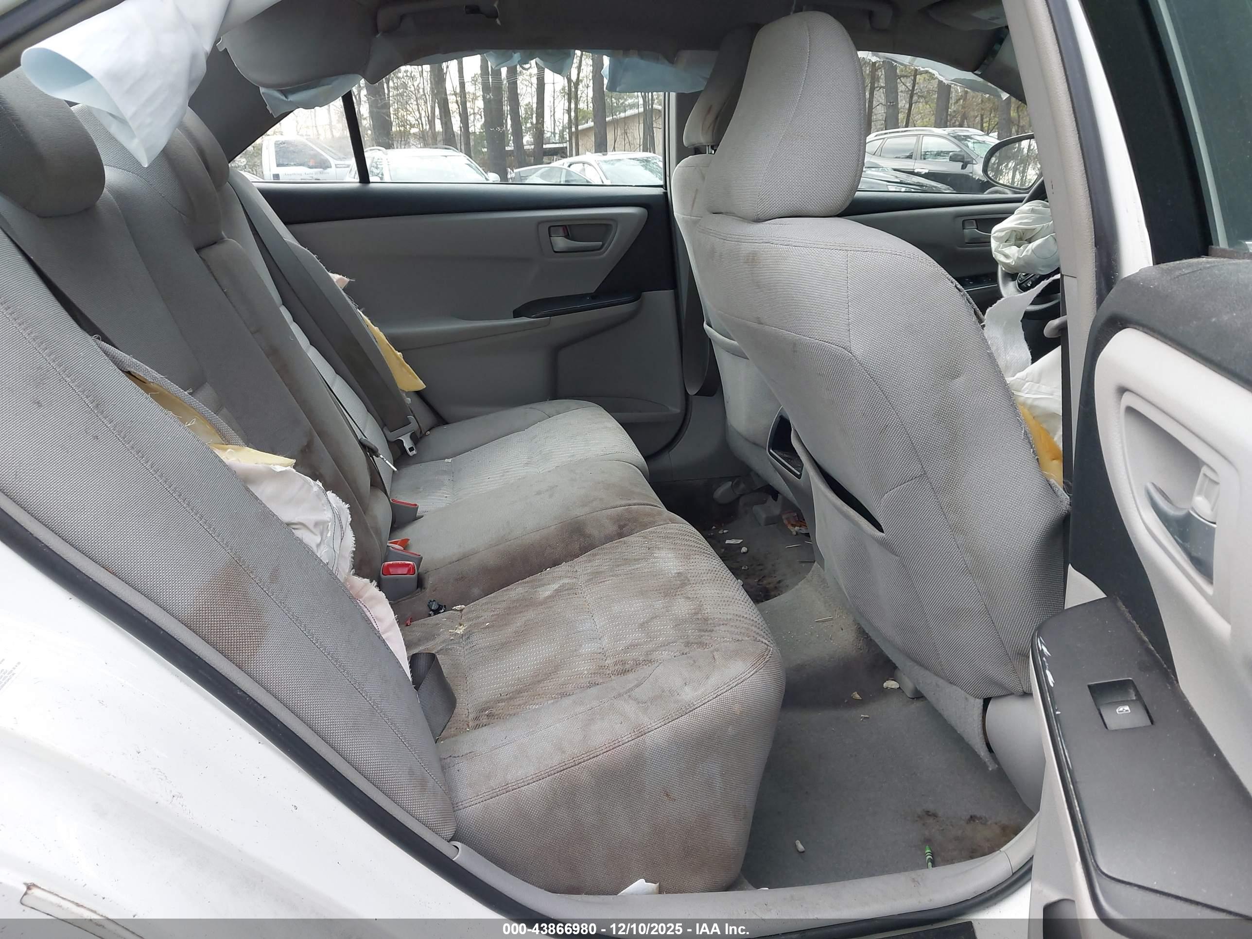TOYOTA CAMRY image 8