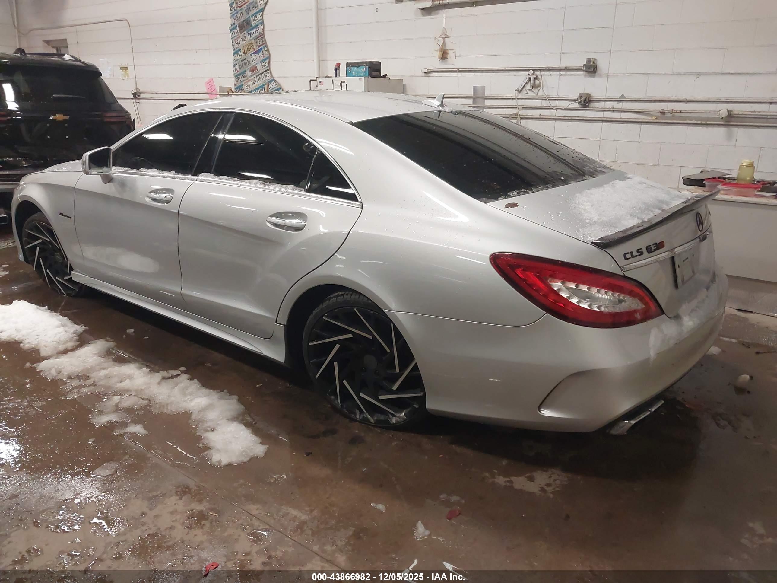 MERCEDES-BENZ CLS image 3