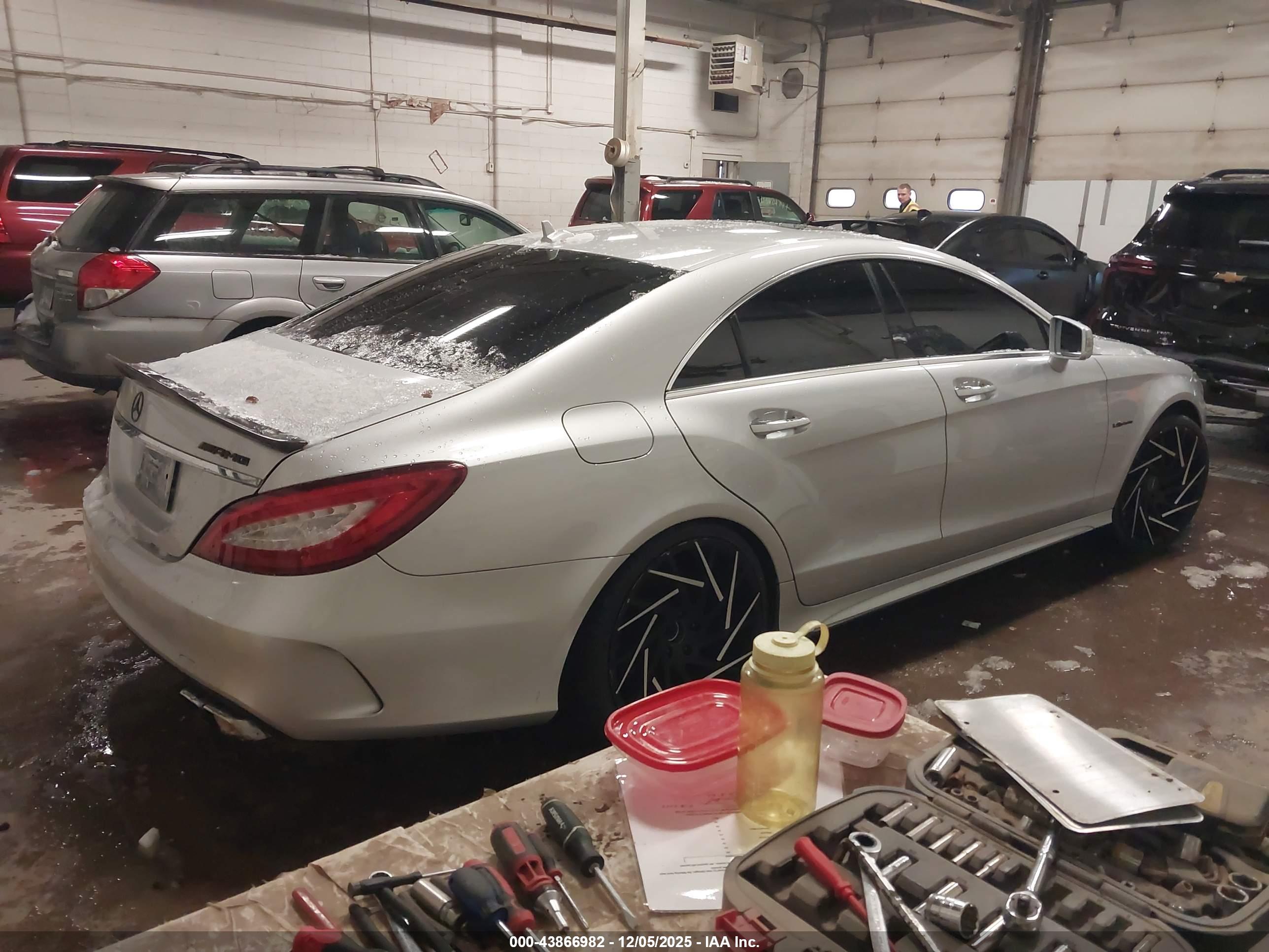MERCEDES-BENZ CLS image 4