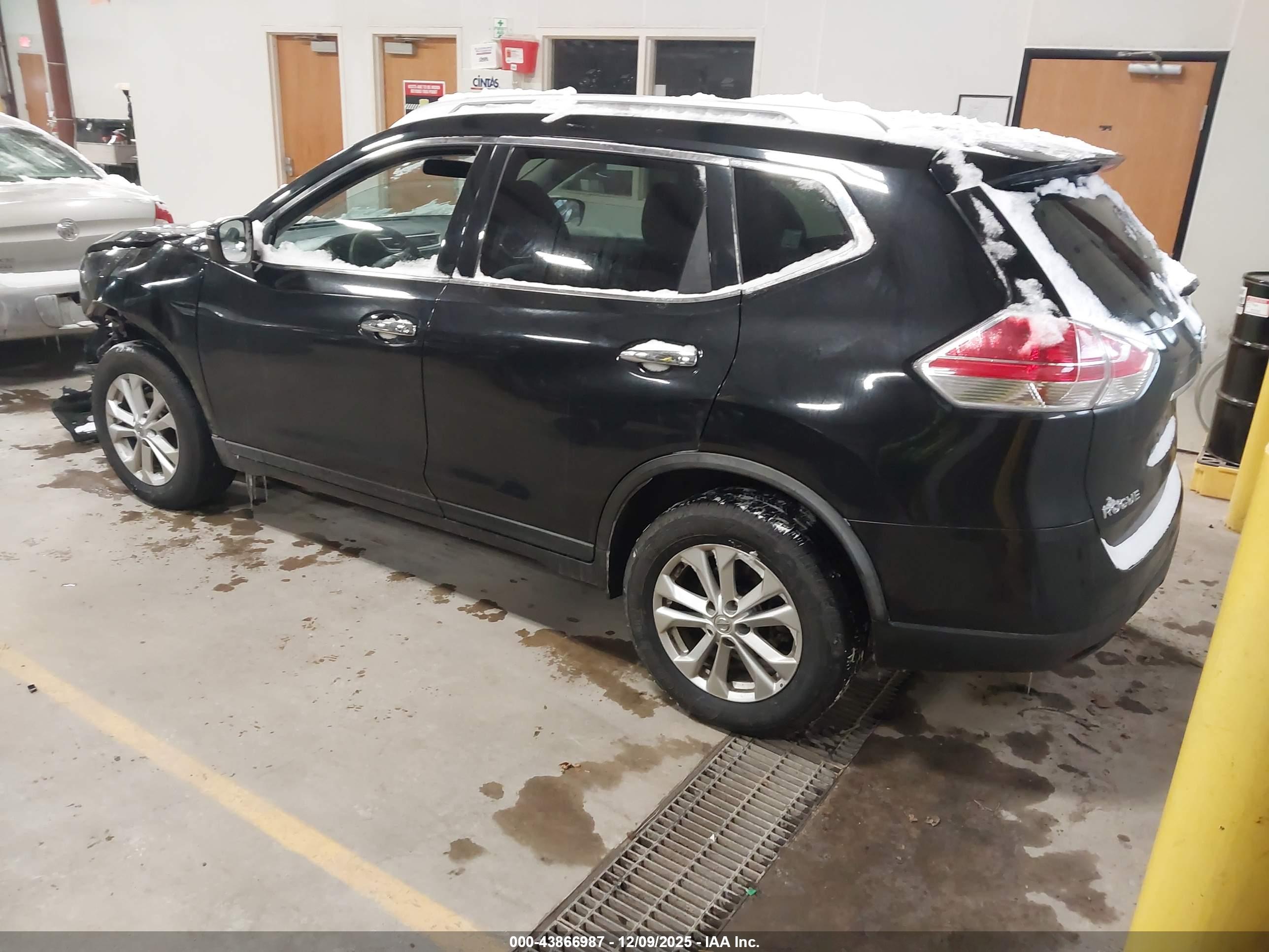 NISSAN ROGUE image 3