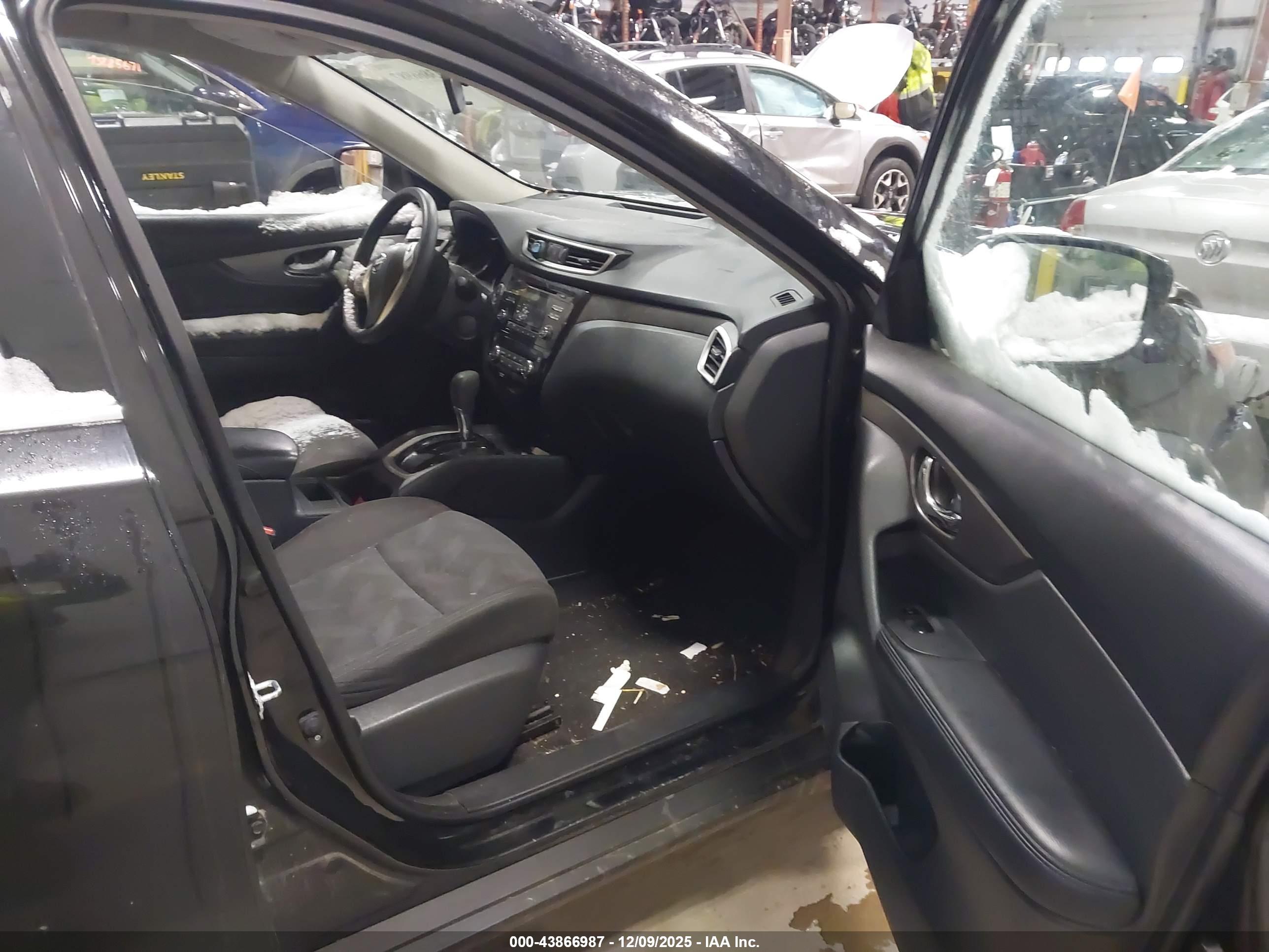 NISSAN ROGUE image 5