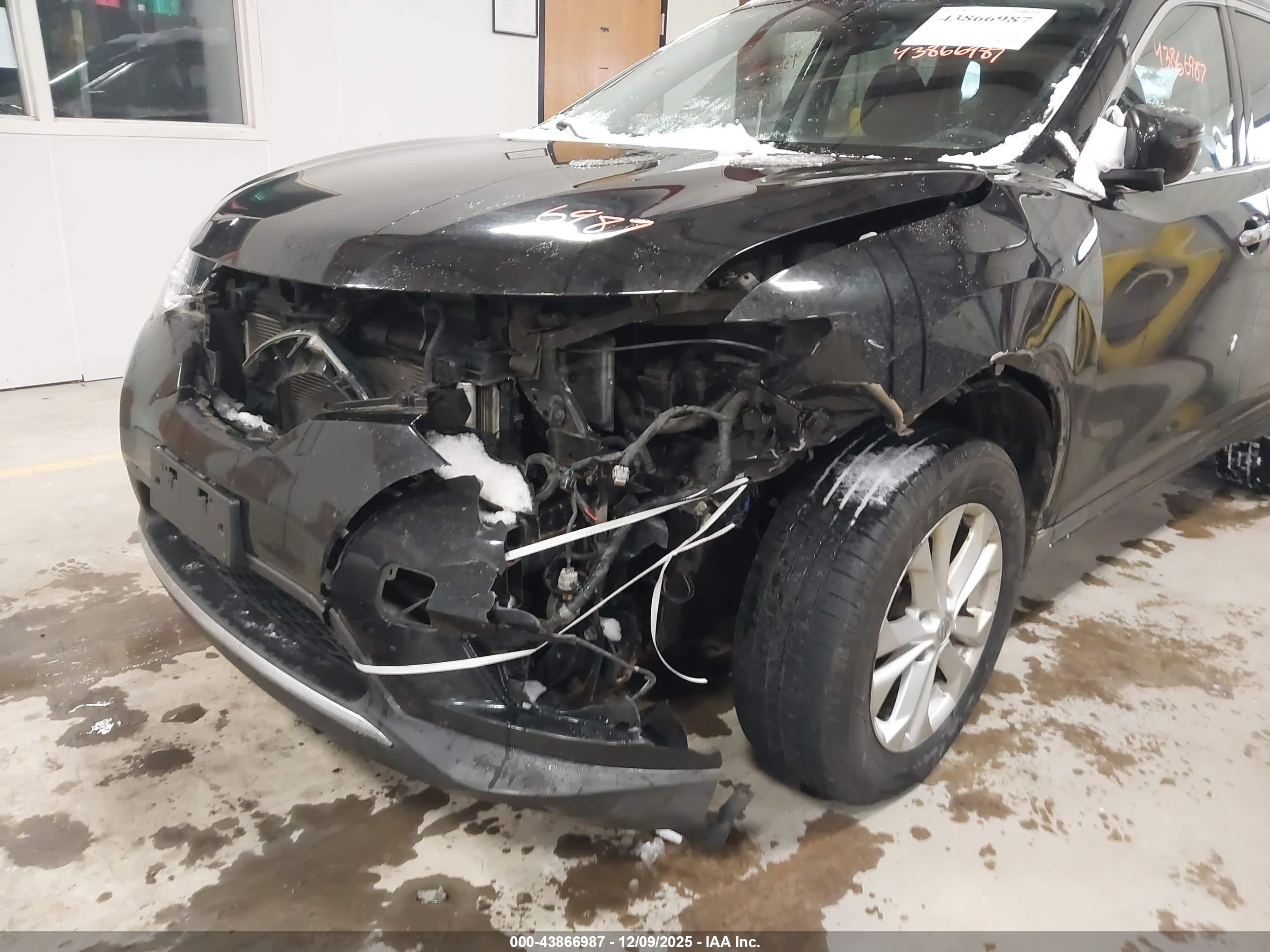 NISSAN ROGUE image 6