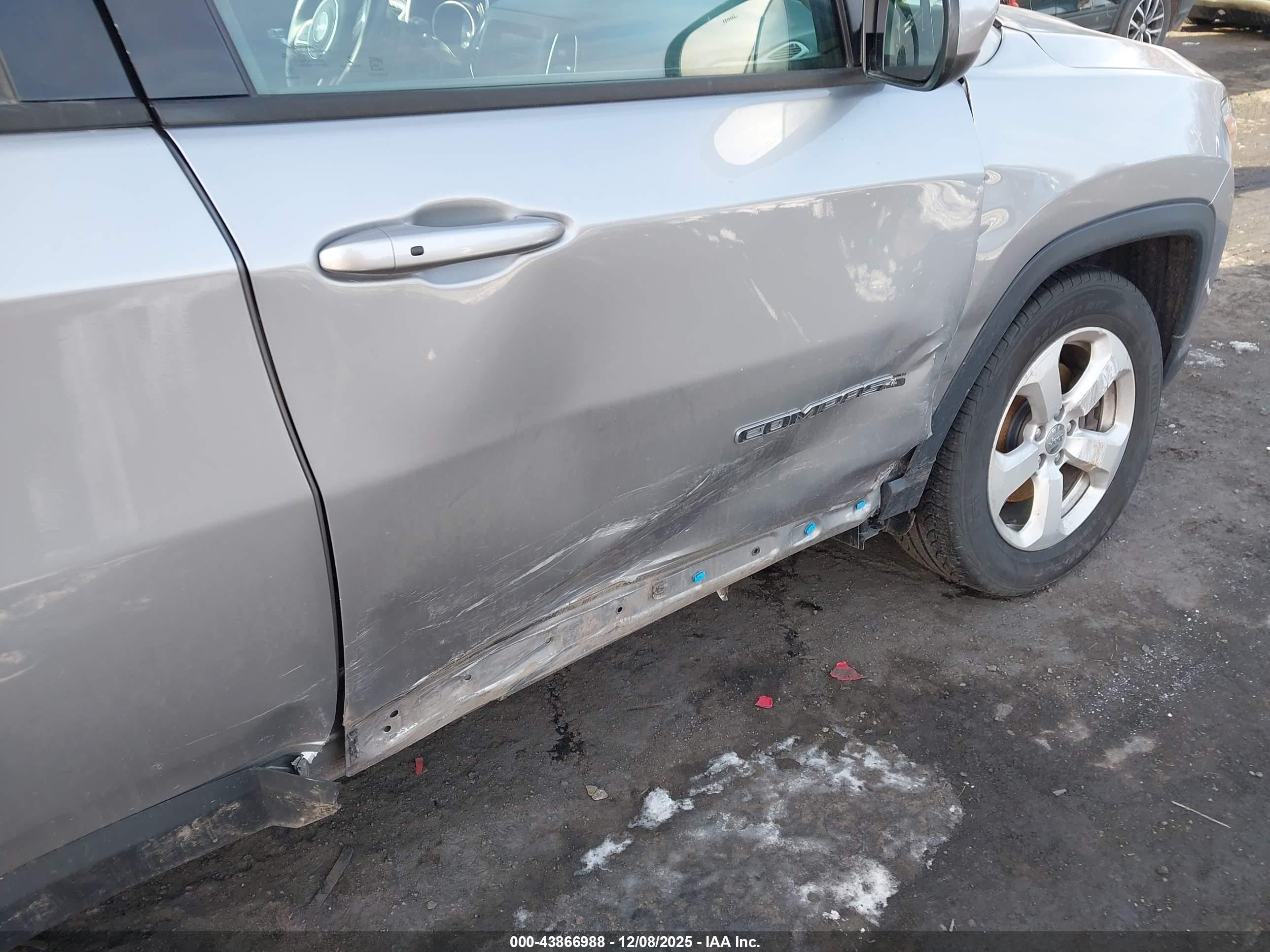 JEEP COMPASS image 6