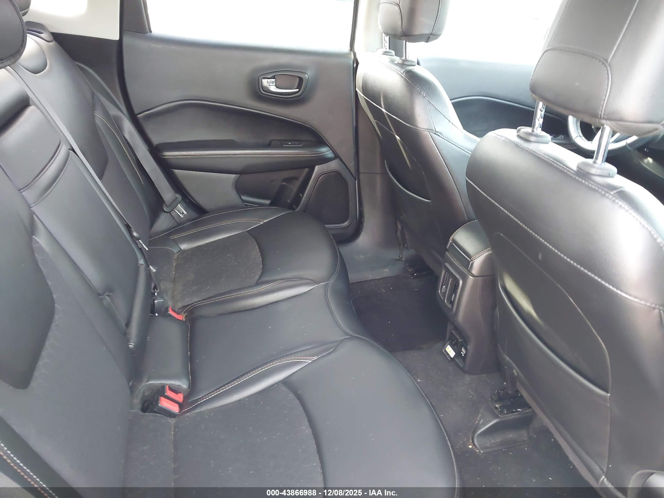 JEEP COMPASS image 8