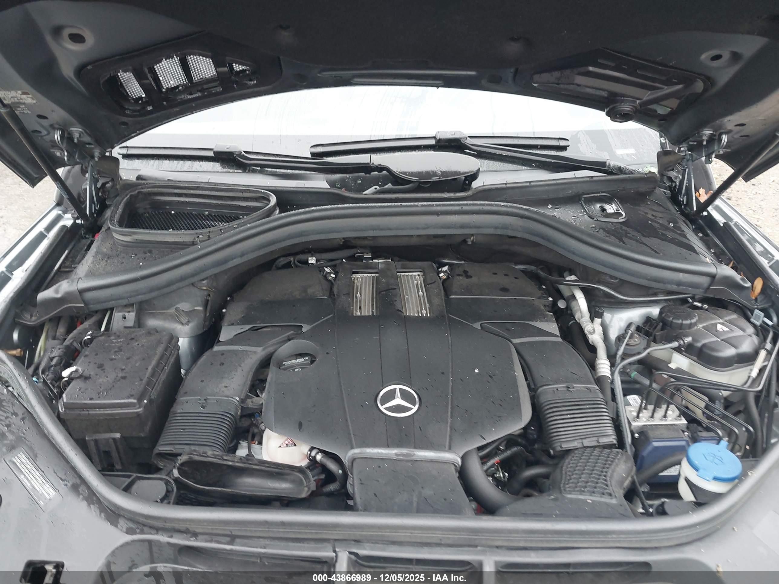 MERCEDES-BENZ GLS image 10