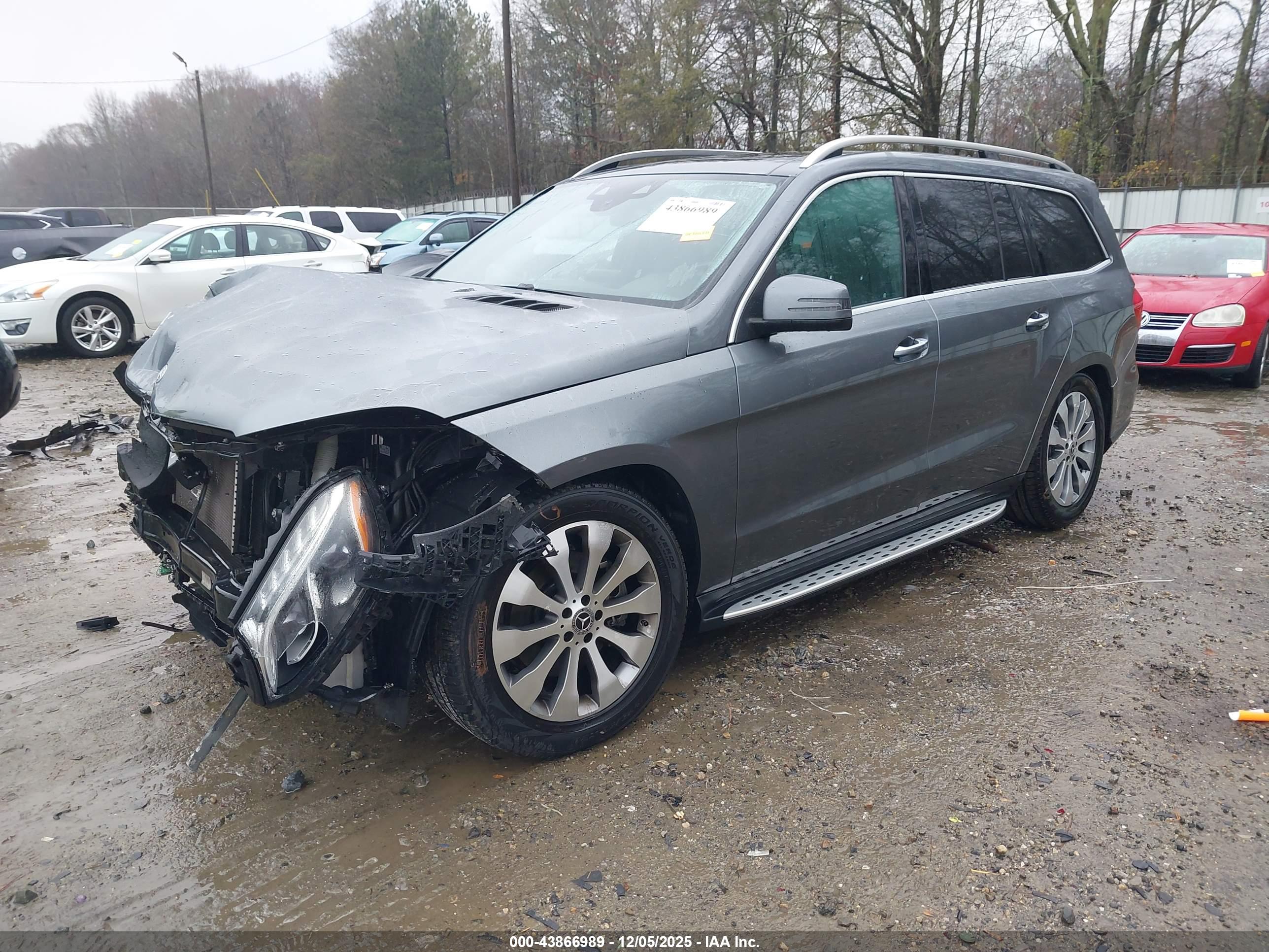 MERCEDES-BENZ GLS image 2