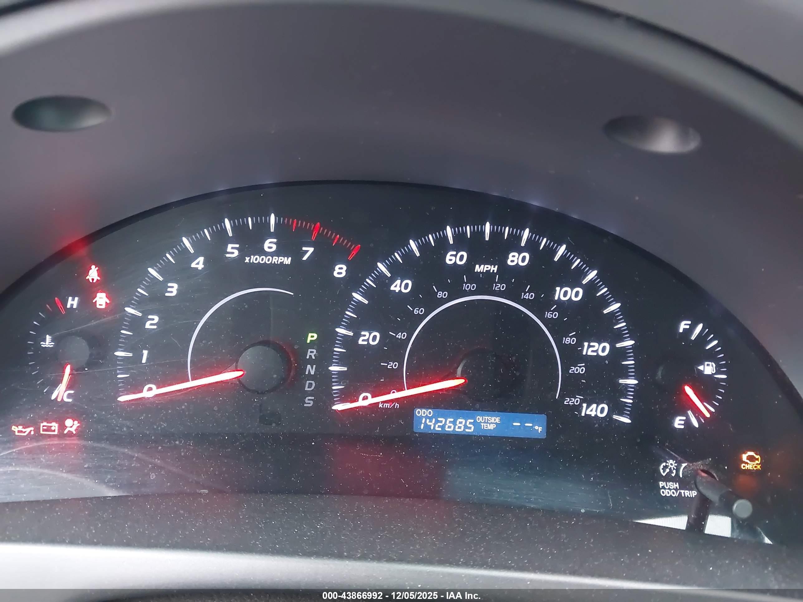 TOYOTA CAMRY image 7