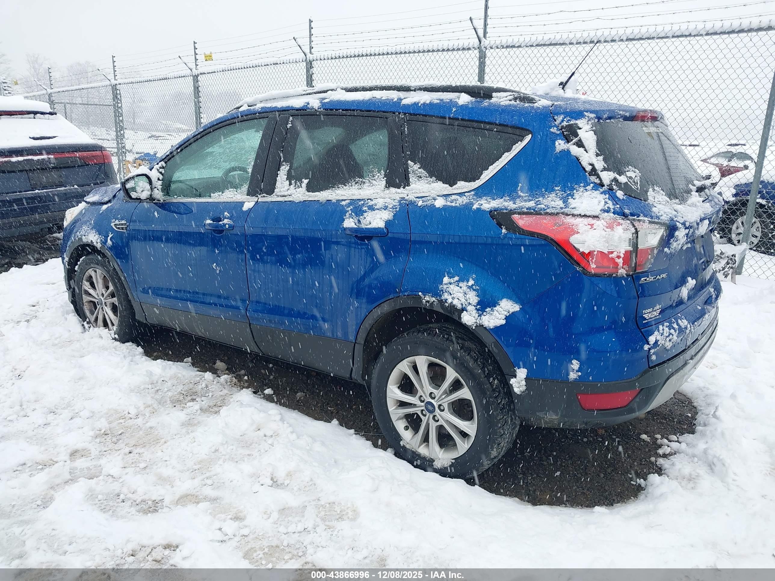FORD ESCAPE image 3