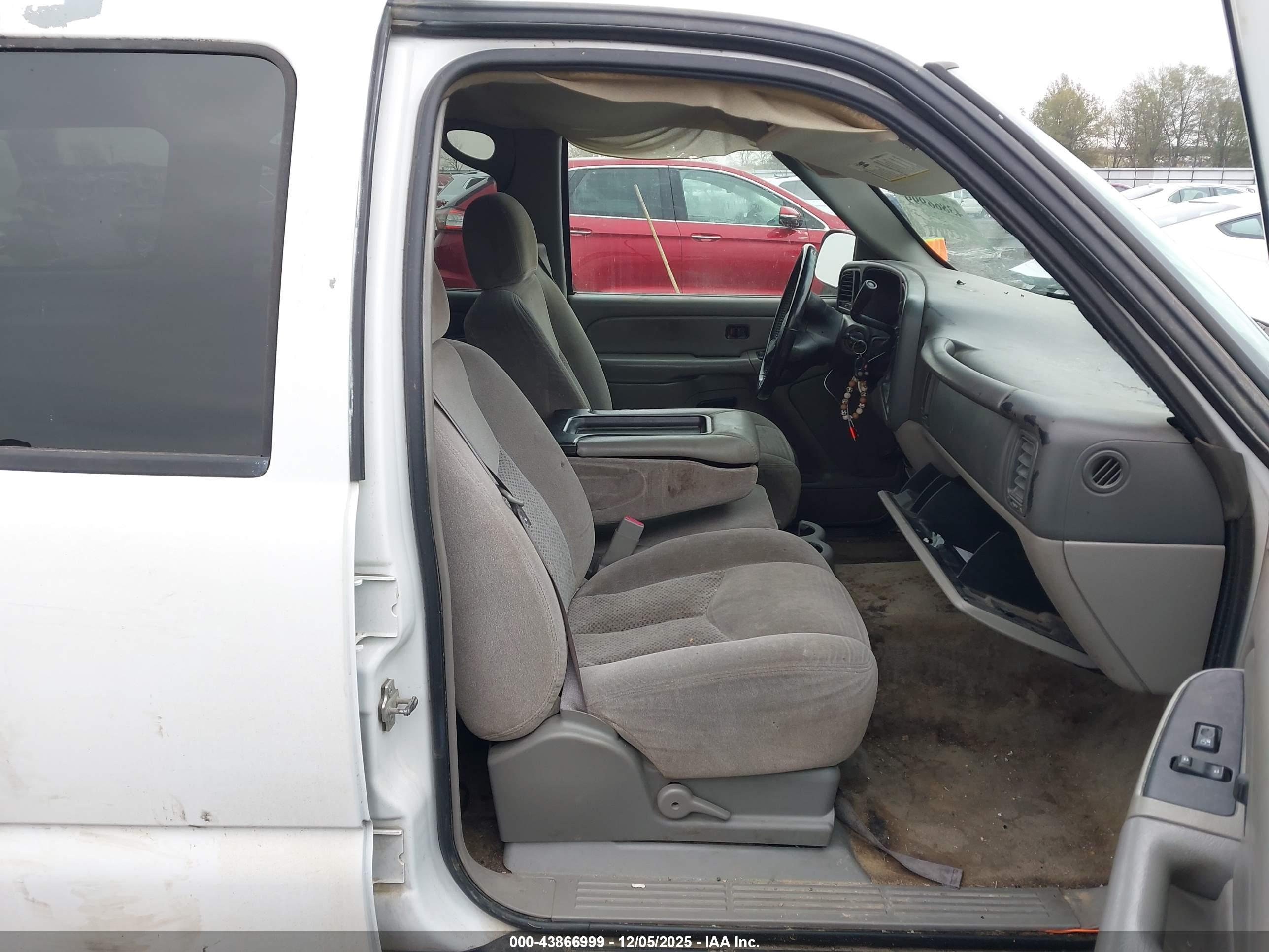 CHEVROLET TAHOE image 5