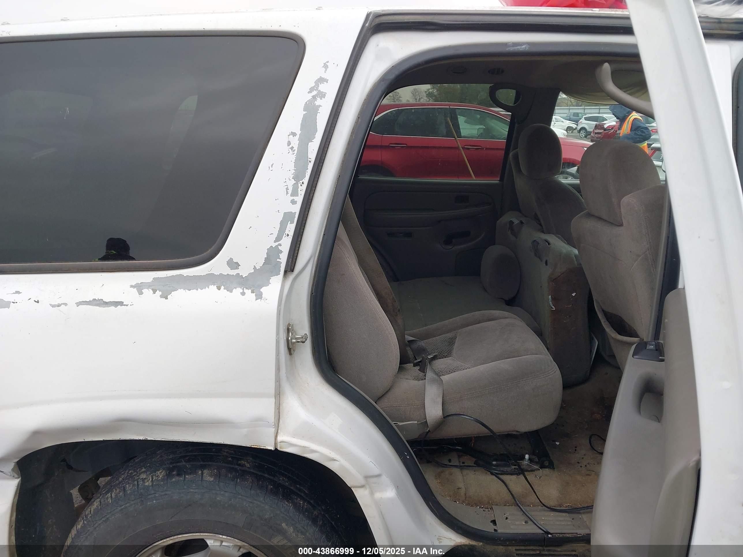 CHEVROLET TAHOE image 8