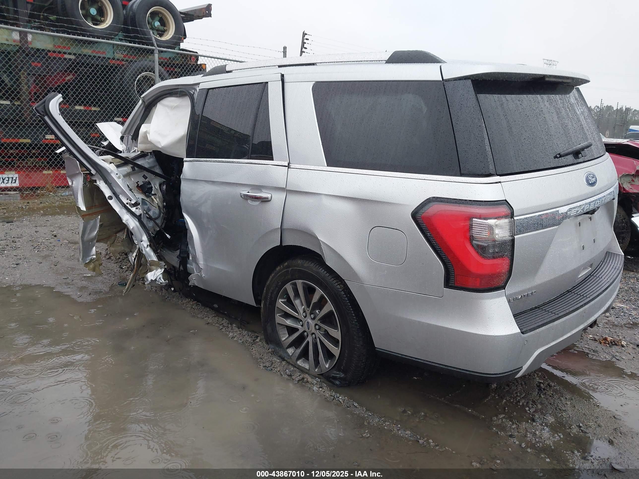 FORD EXPEDITION image 3