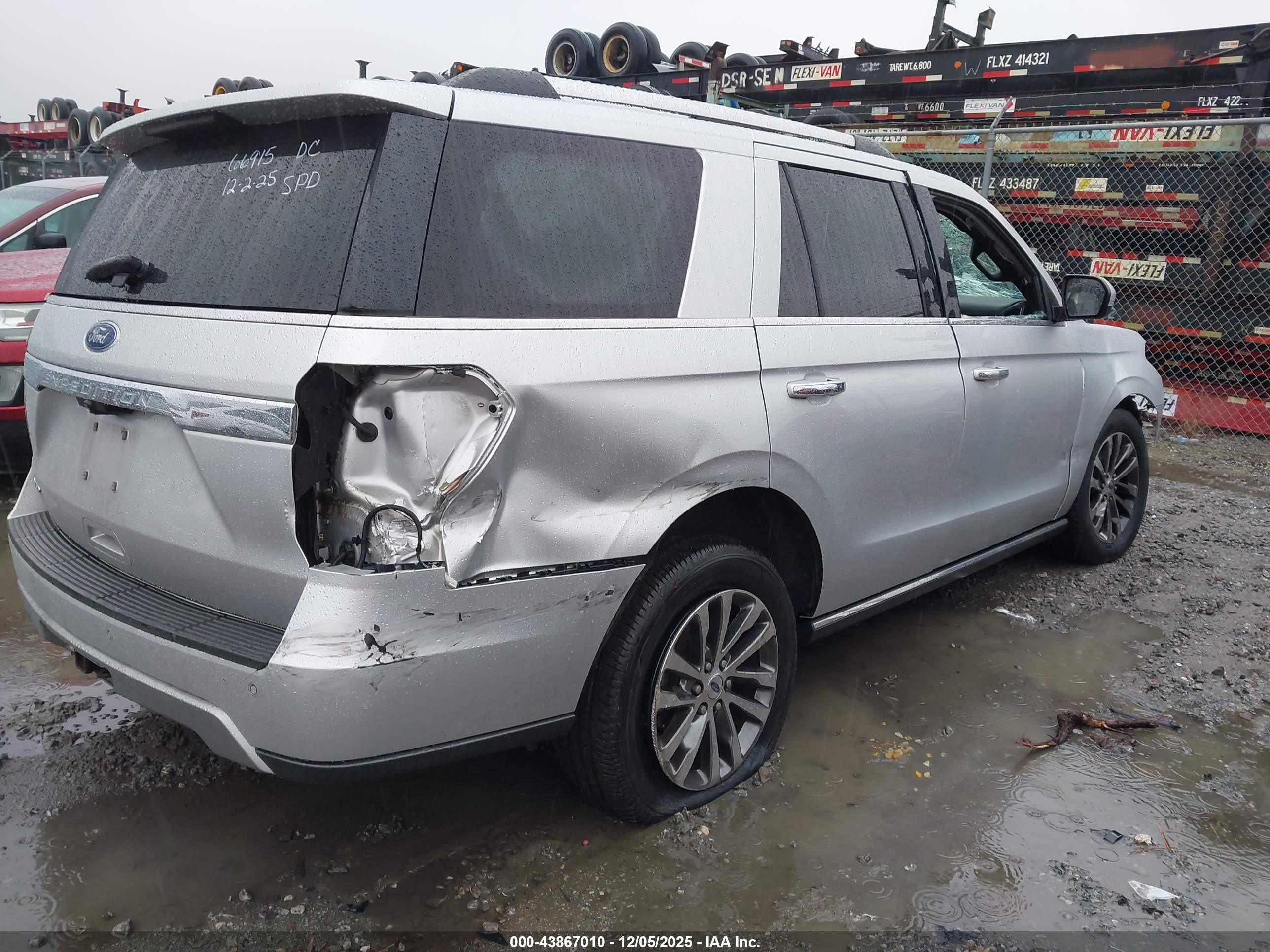FORD EXPEDITION image 4