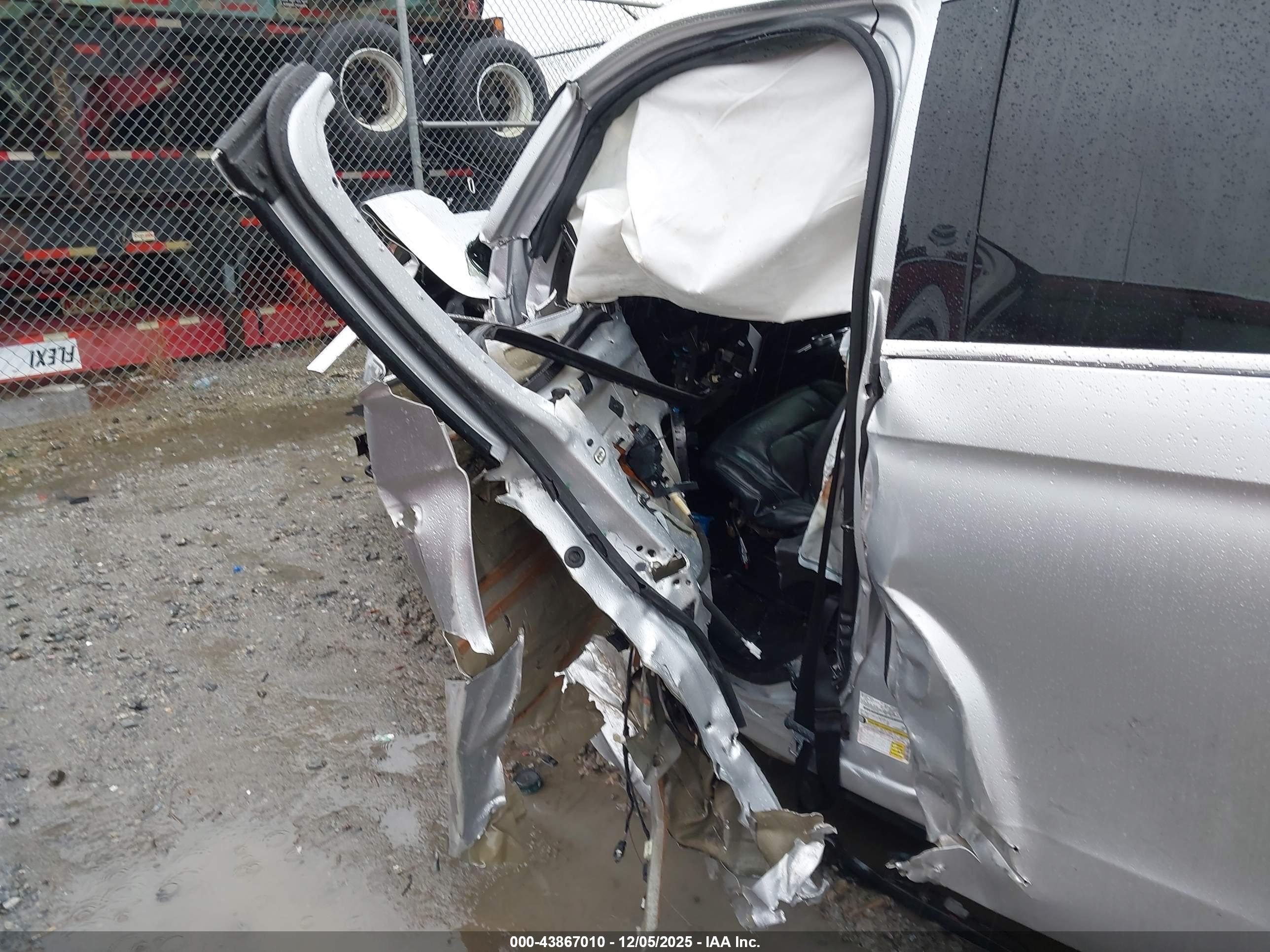 FORD EXPEDITION image 6